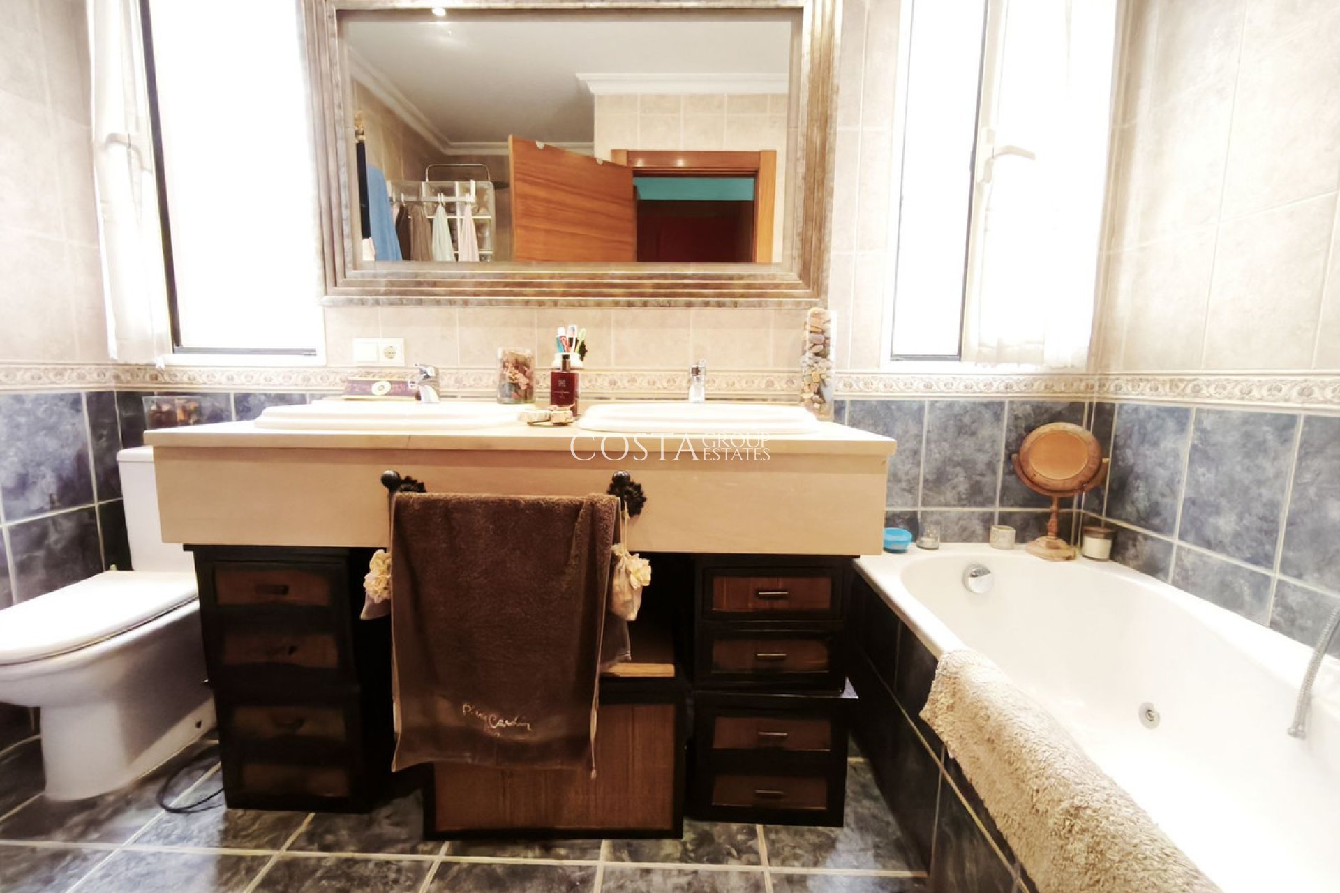 Herverkoop - Villa -
Alicante - Alicante Centro