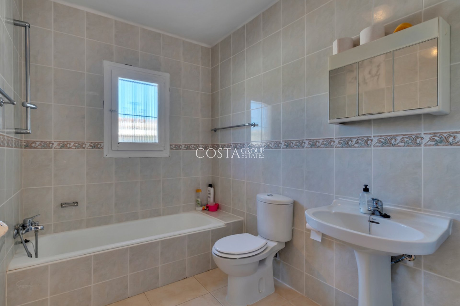 Herverkoop - Villa -
Alicante - Alicante Centro