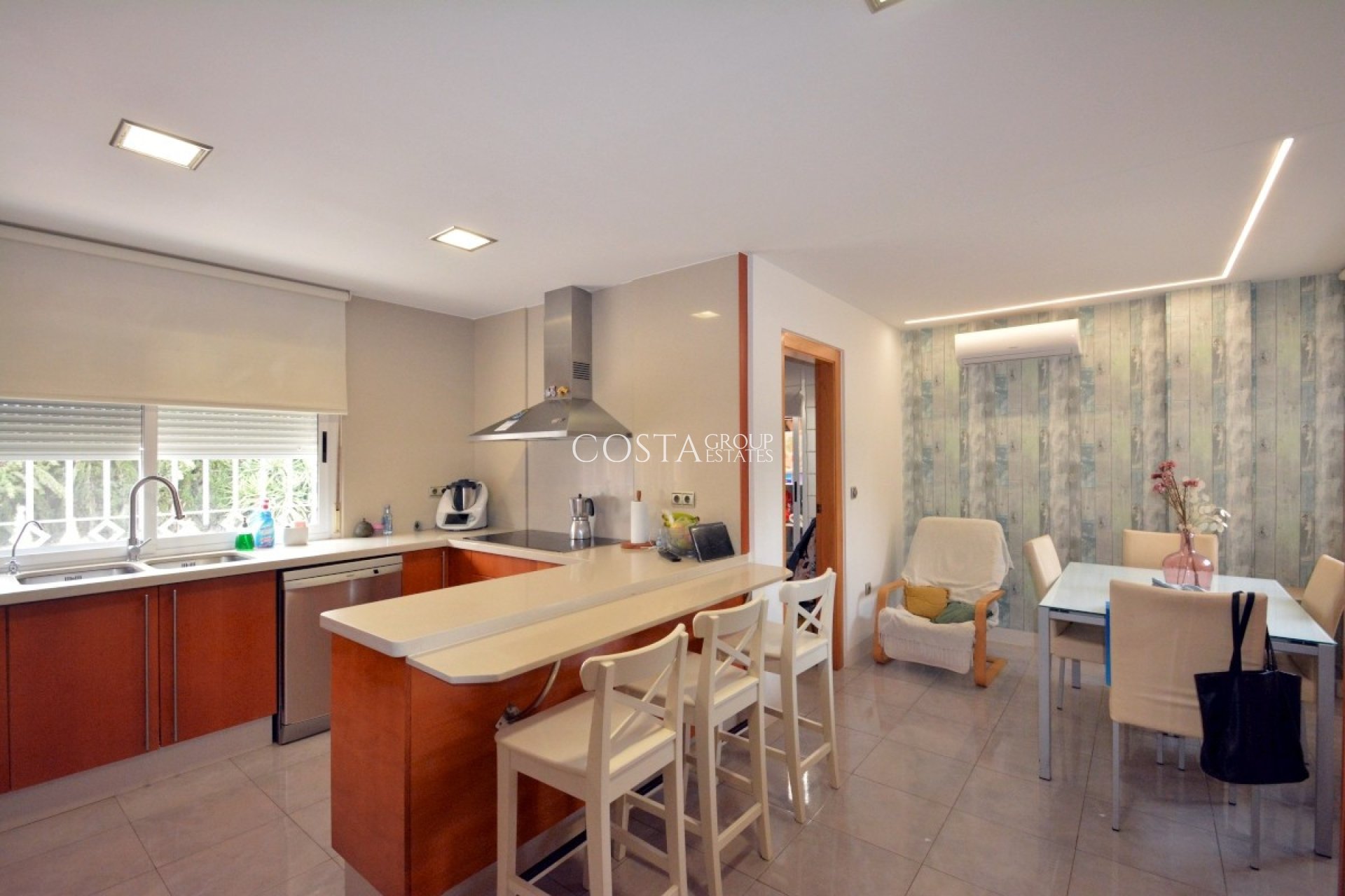 Herverkoop - Villa -
Almoradí - Almoradi Centro