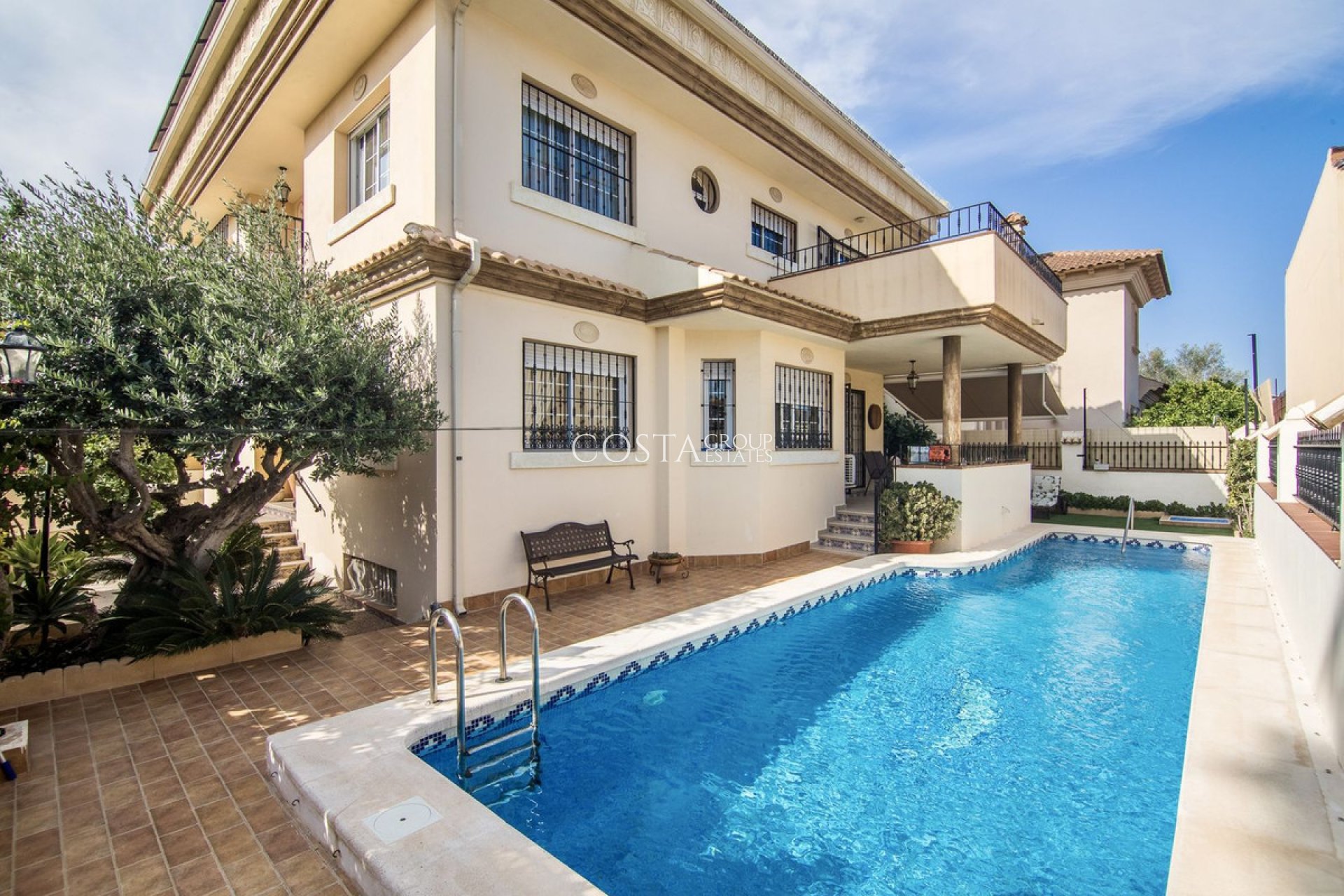 Herverkoop - Villa -
Almoradí - Almoradi Centro