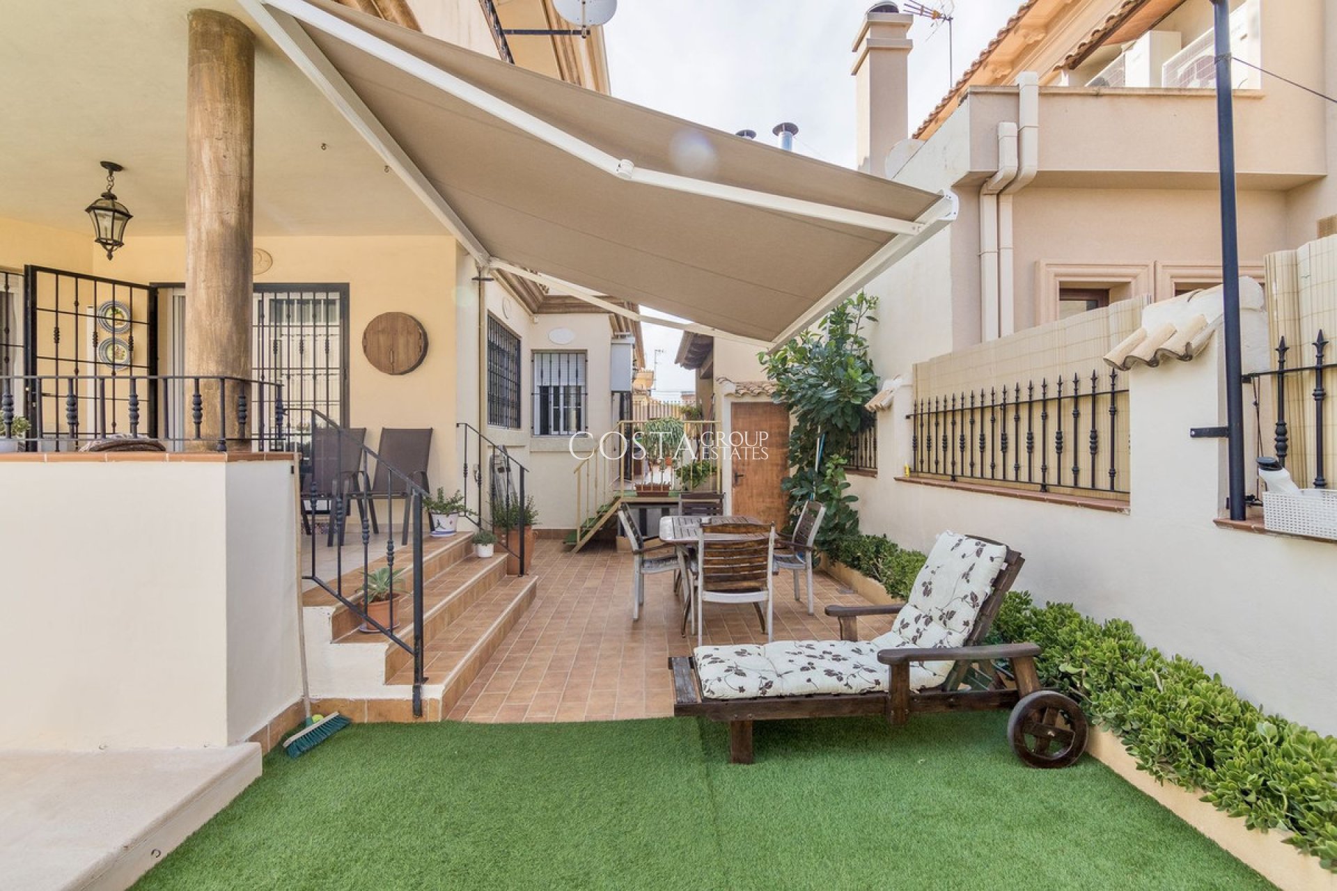 Herverkoop - Villa -
Almoradí - Almoradi Centro