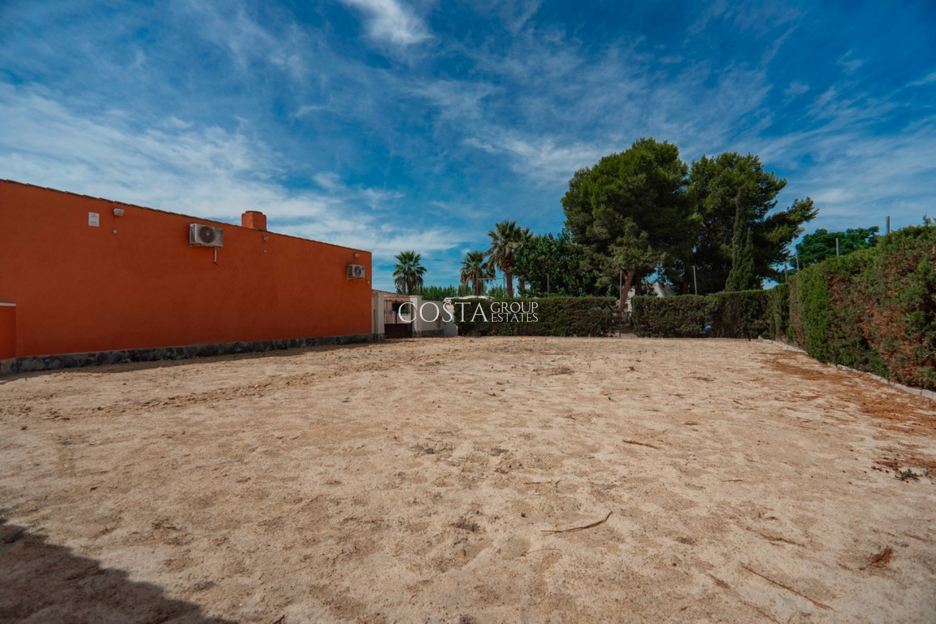 Herverkoop - Villa -
Almoradí - Heredades