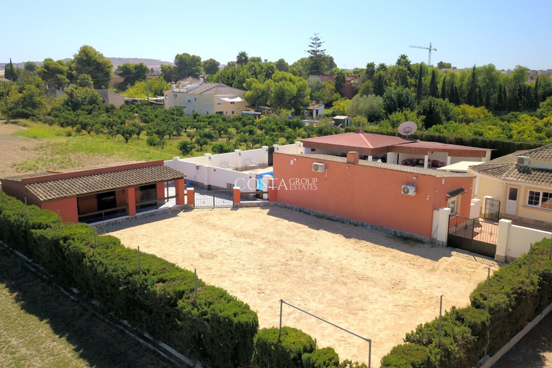 Herverkoop - Villa -
Almoradí - Heredades