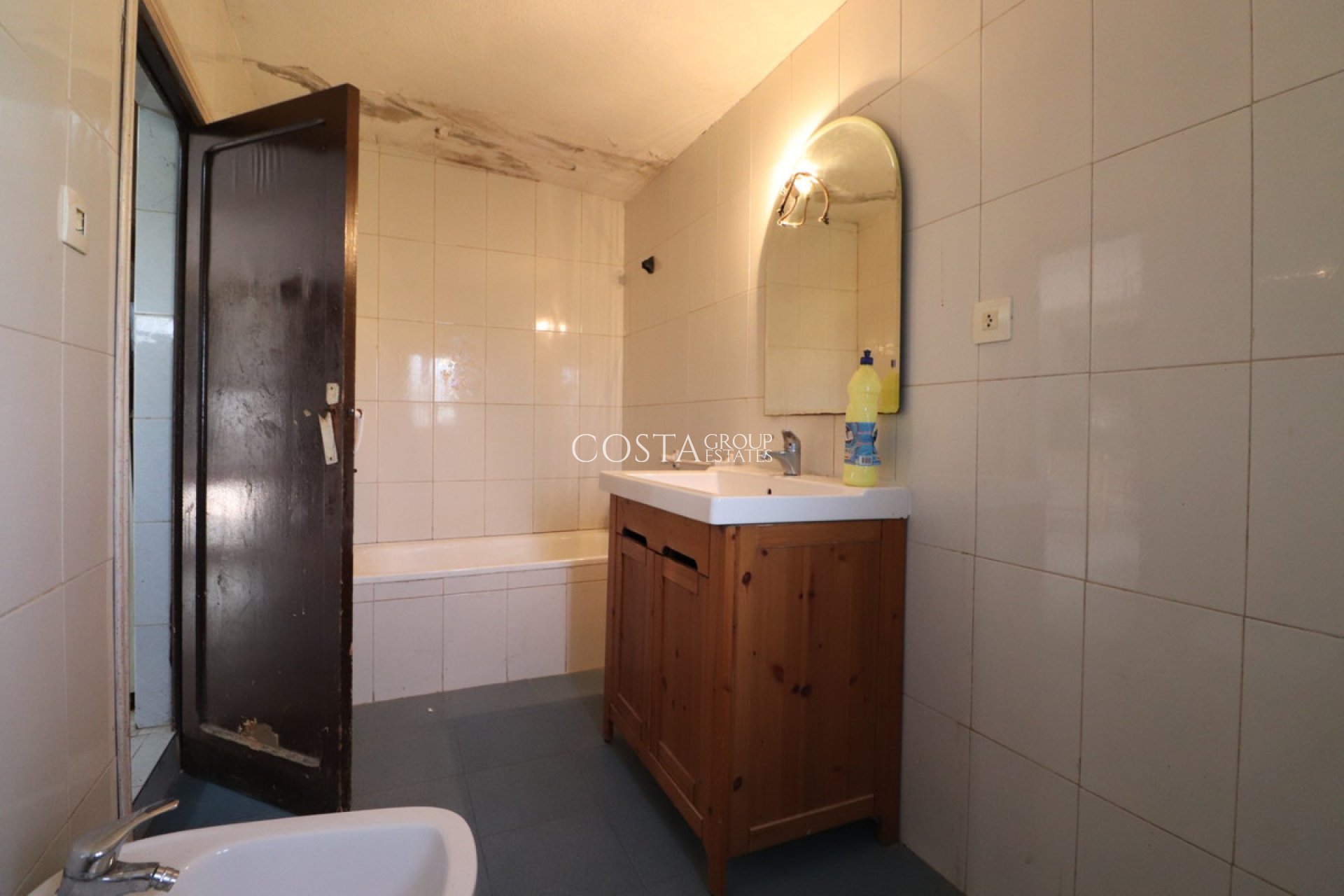 Herverkoop - Villa -
Almoradí - Heredades