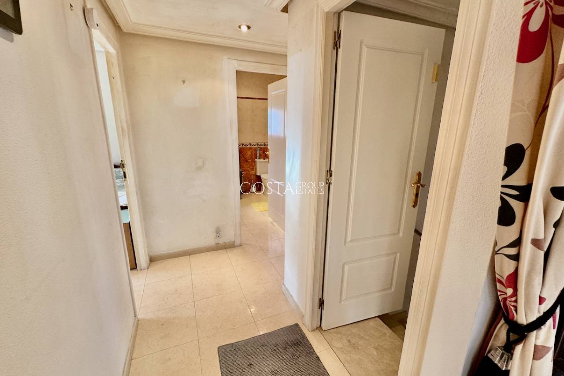 Herverkoop - Villa -
Benferri