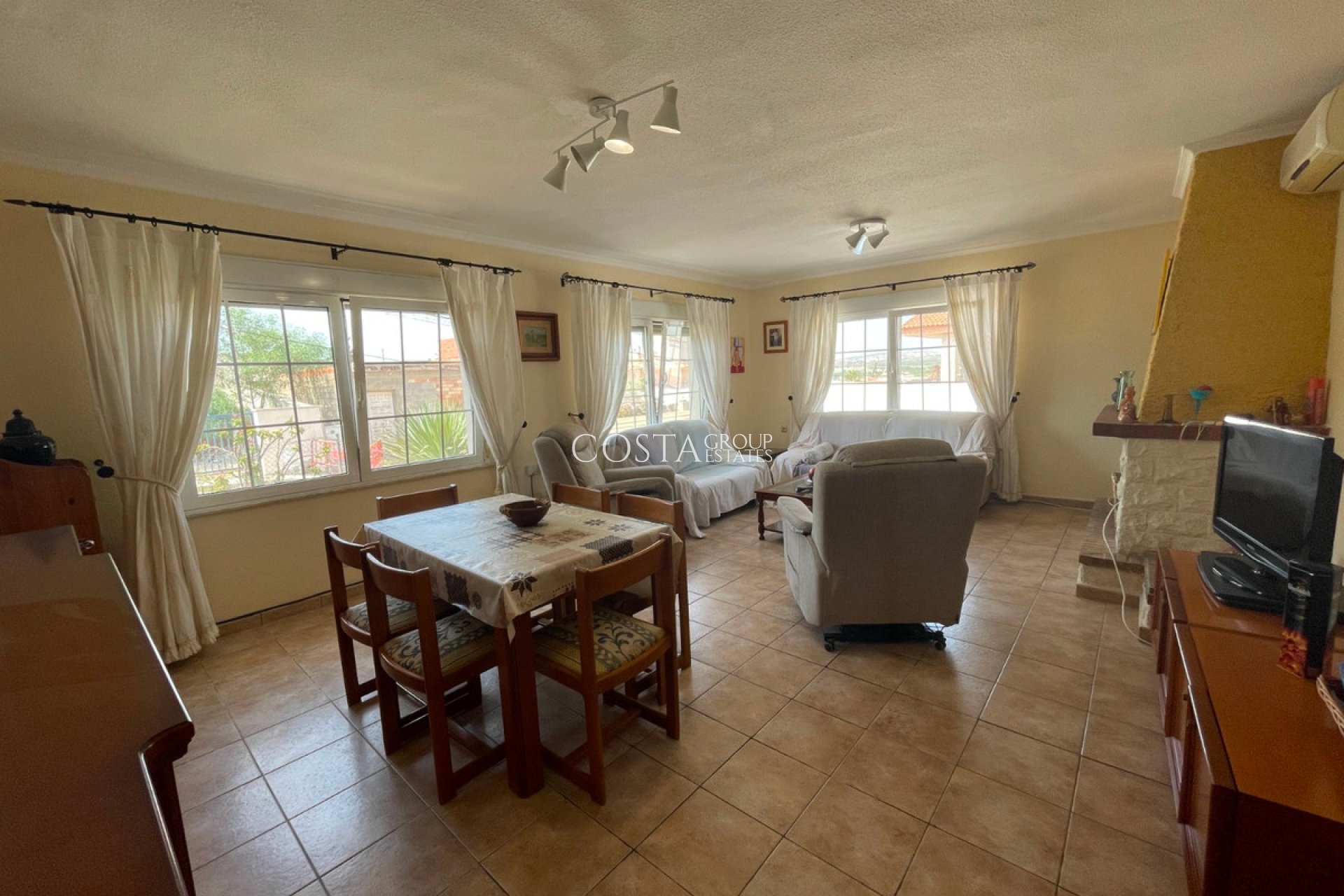 Herverkoop - Villa -
Benijofar