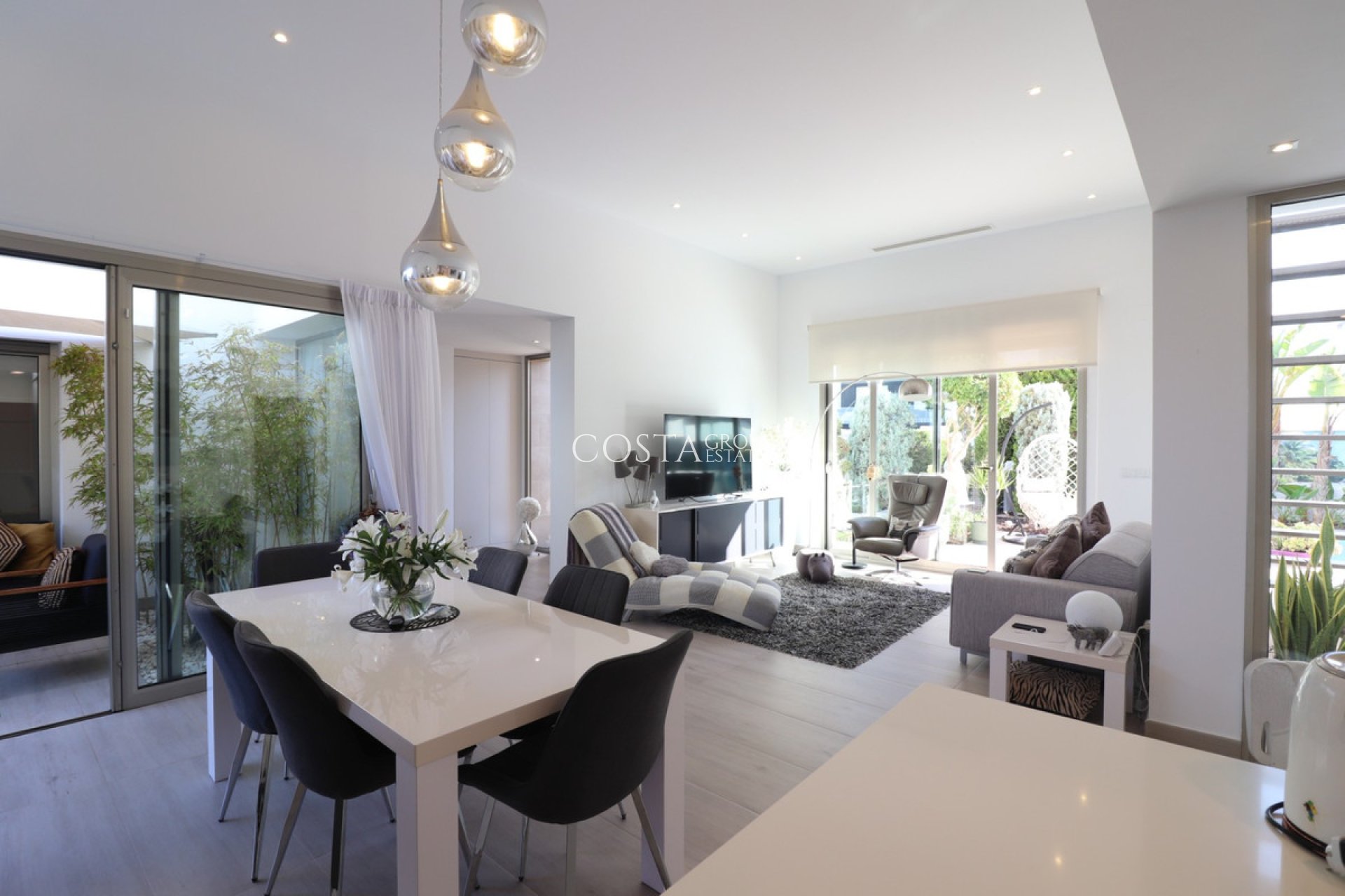 Herverkoop - Villa -
Benijofar