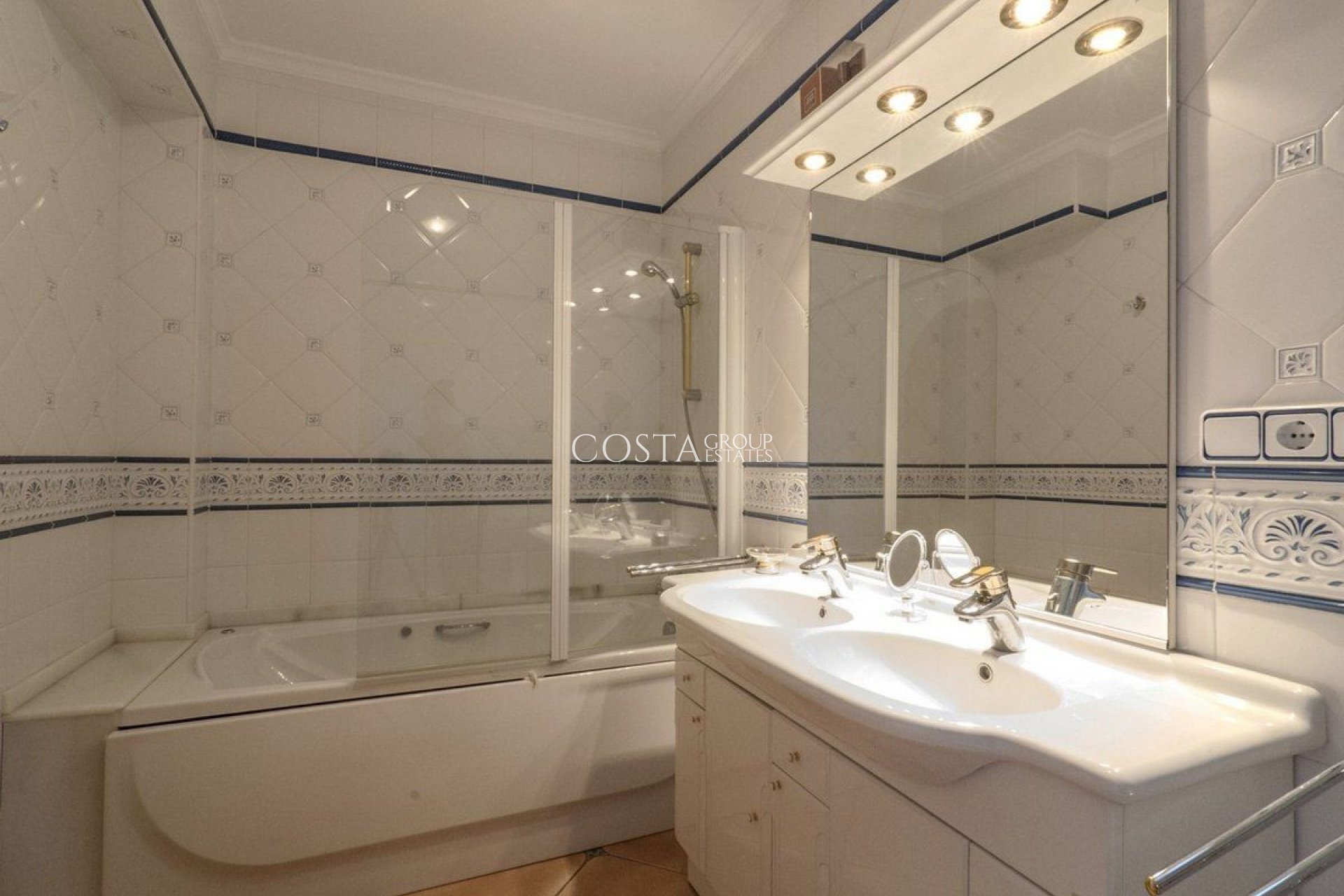 Herverkoop - Villa -
Benissa - Benissa Centro