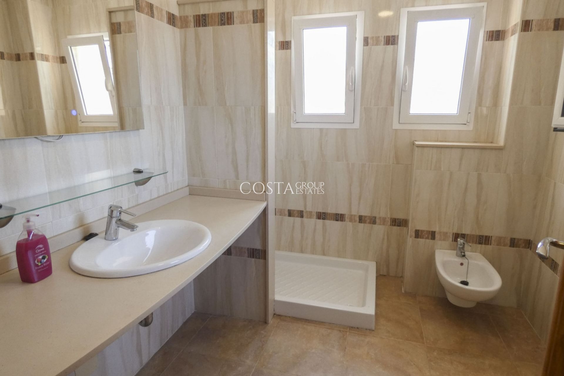 Herverkoop - Villa -
Bigastro