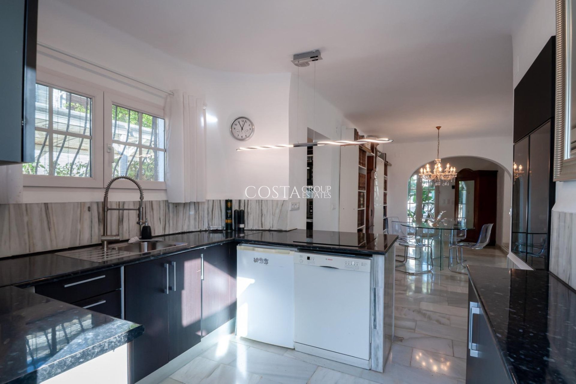 Herverkoop - Villa -
Calpe - Calpe Centro