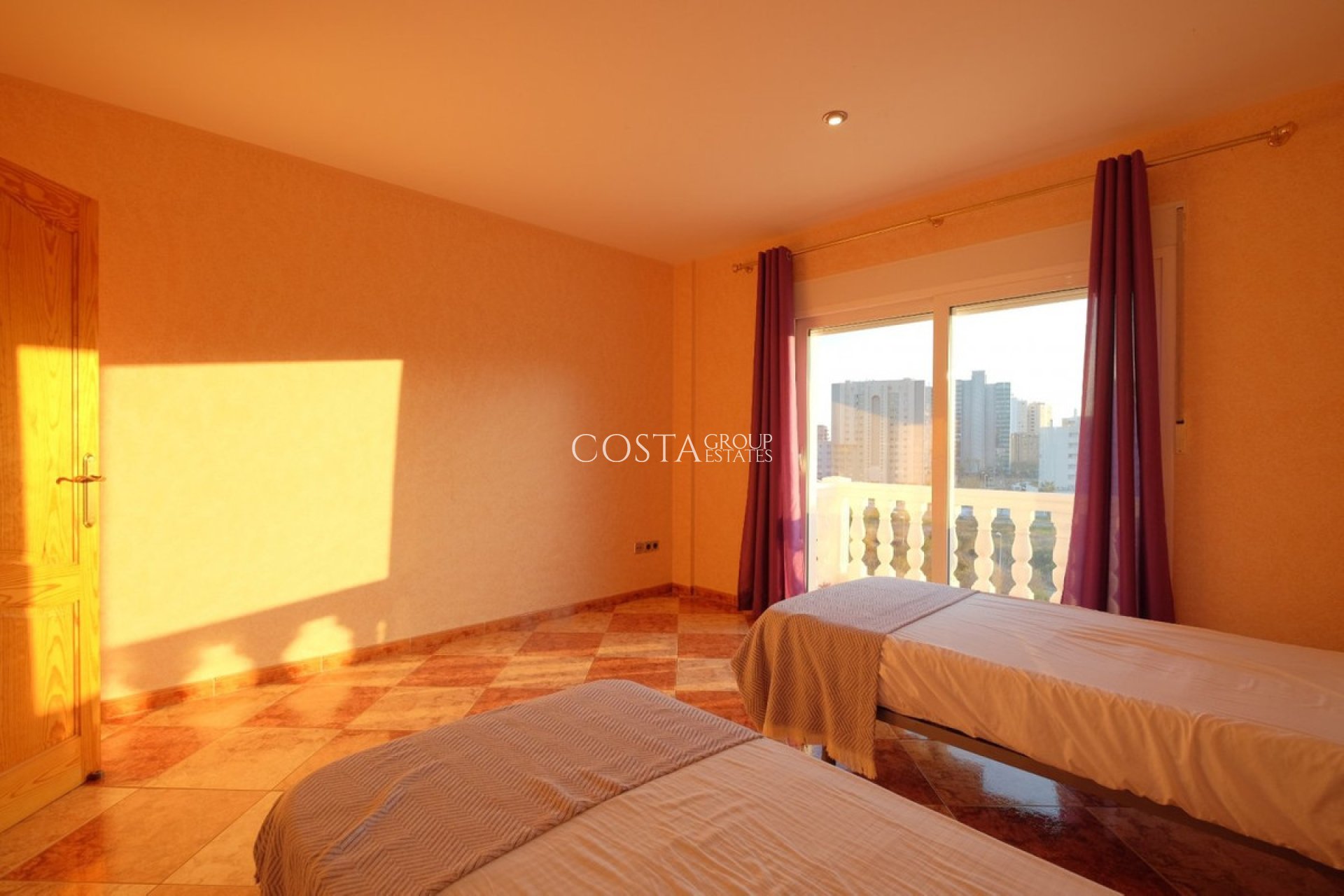 Herverkoop - Villa -
Calpe - Calpe Centro