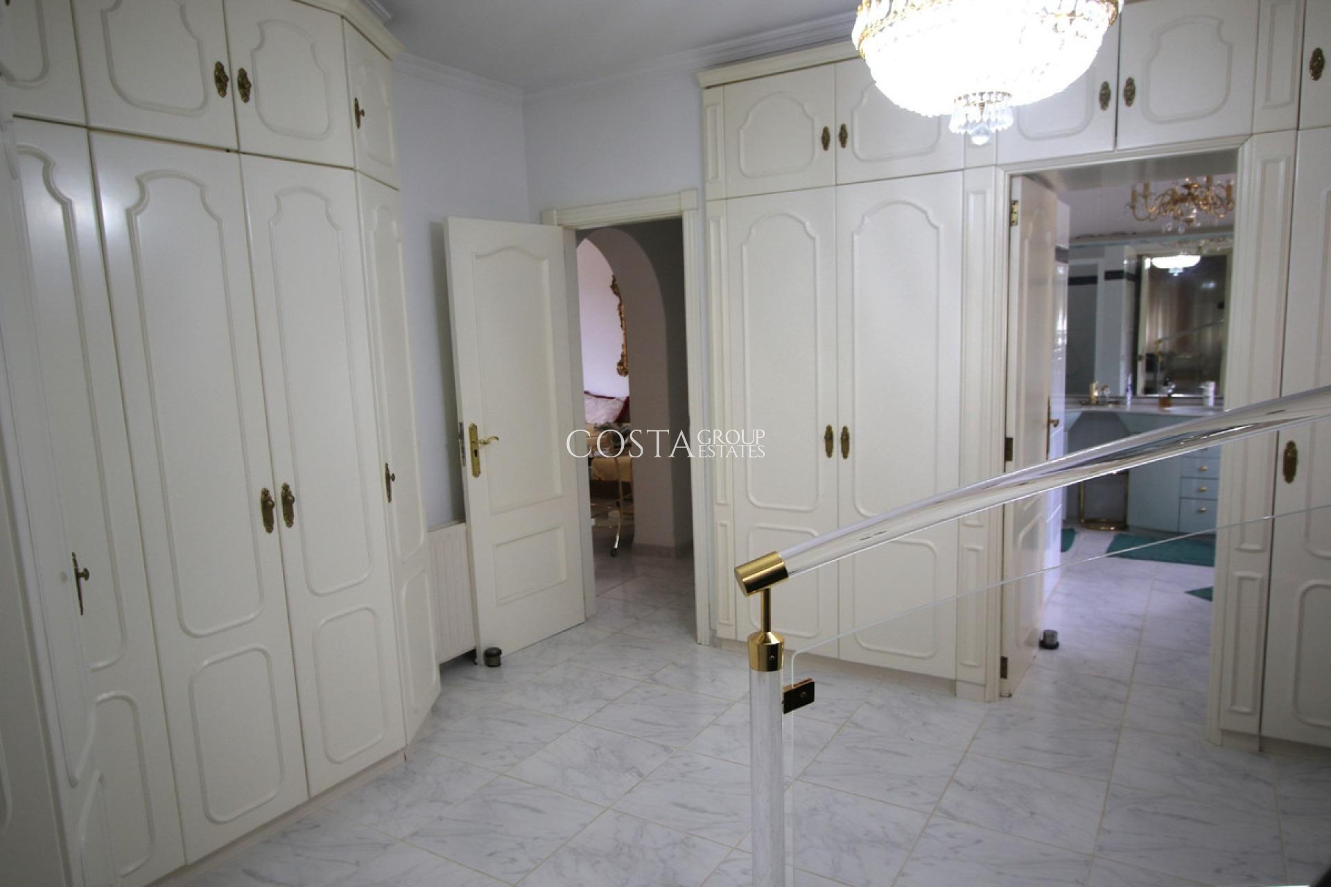 Herverkoop - Villa -
Calpe - la Canuta