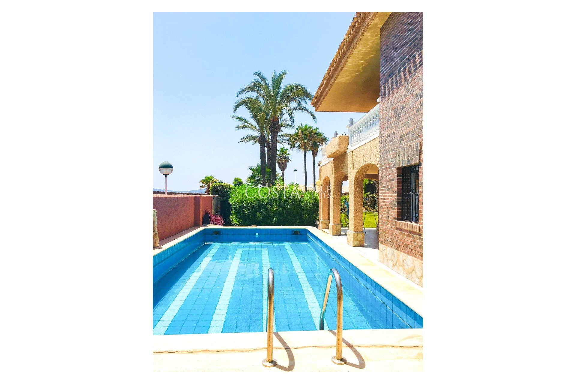 Herverkoop - Villa -
Cartagena - La Manga del Mar Menor