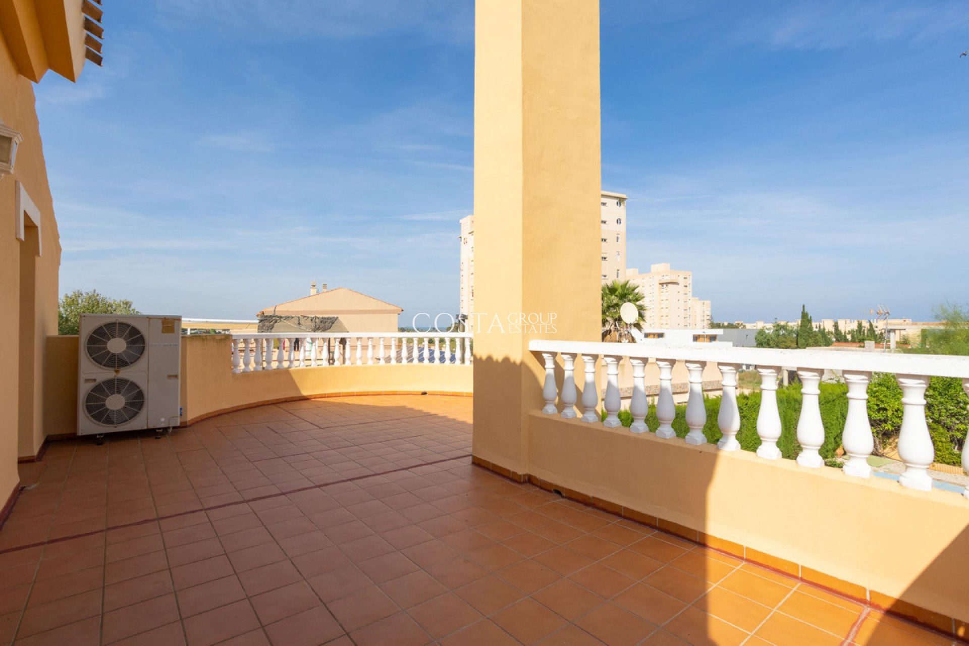 Herverkoop - Villa -
Cartagena - Playa Honda
