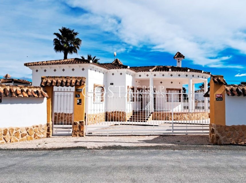 Herverkoop - Villa -
Catral - Catral Centro