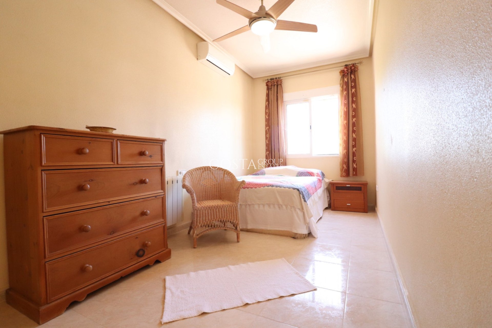 Herverkoop - Villa -
Catral - Catral Centro