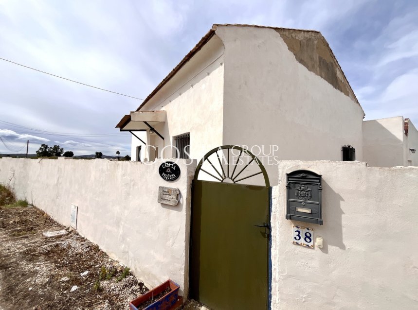 Herverkoop - Villa -
Dolores - Dolores Centro