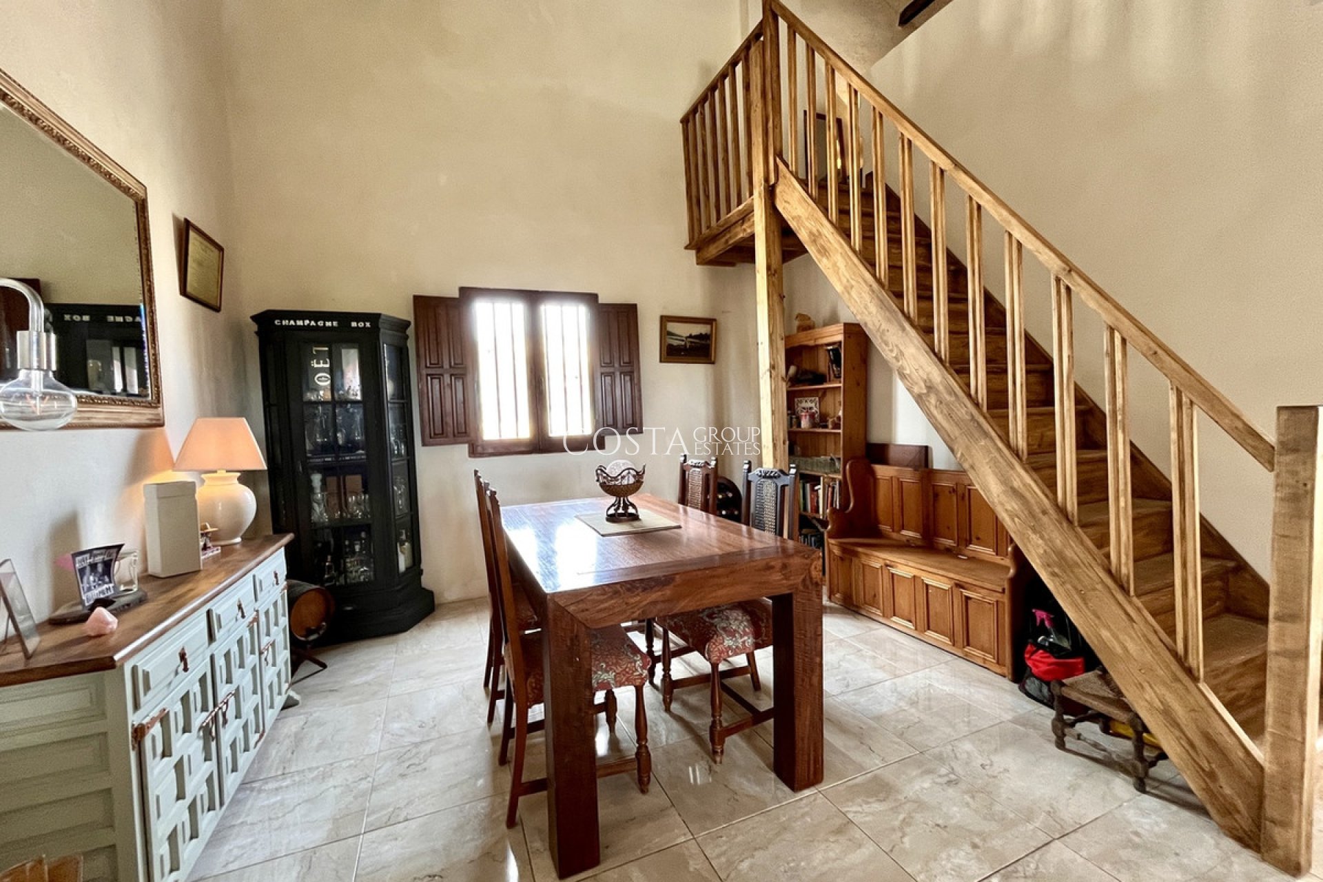 Herverkoop - Villa -
Dolores - Dolores Centro