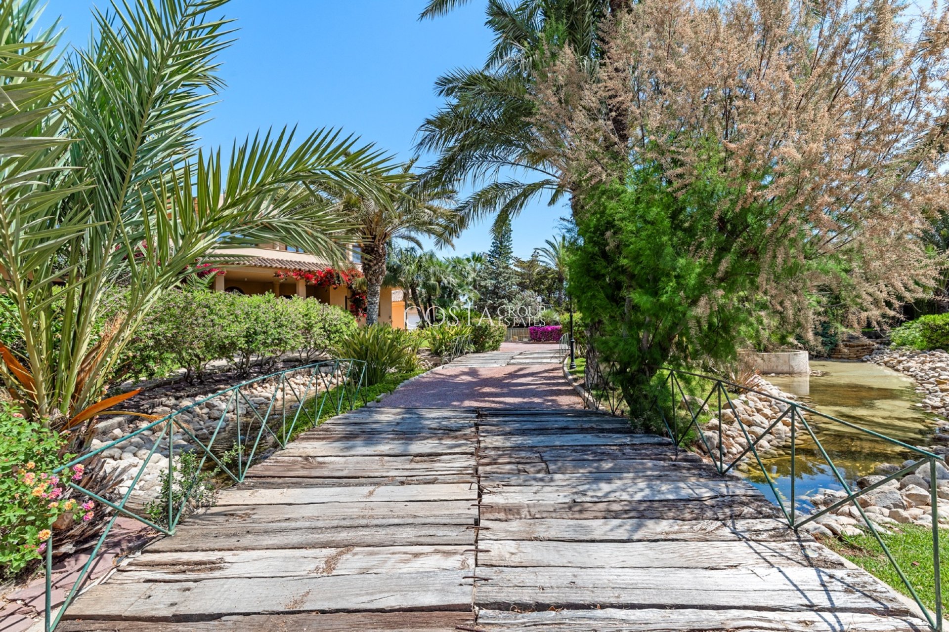 Herverkoop - Villa -
Elche