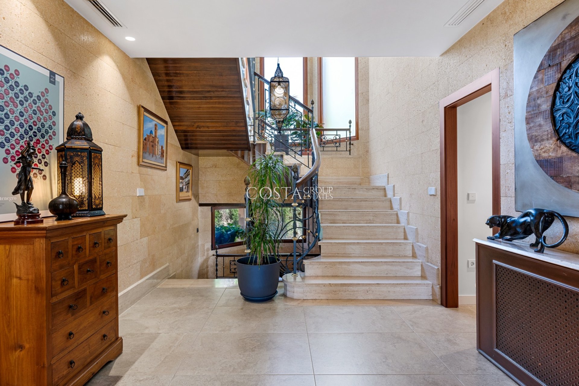 Herverkoop - Villa -
Elche