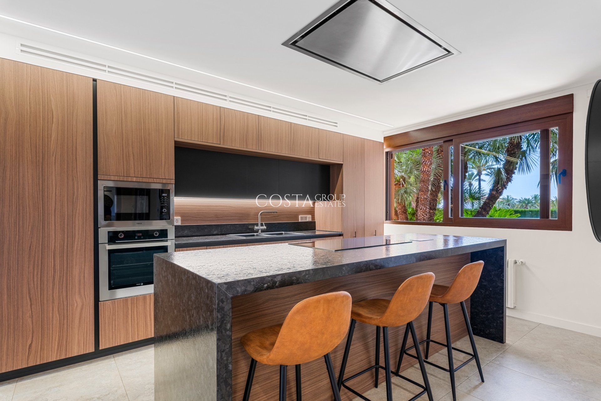 Herverkoop - Villa -
Elche