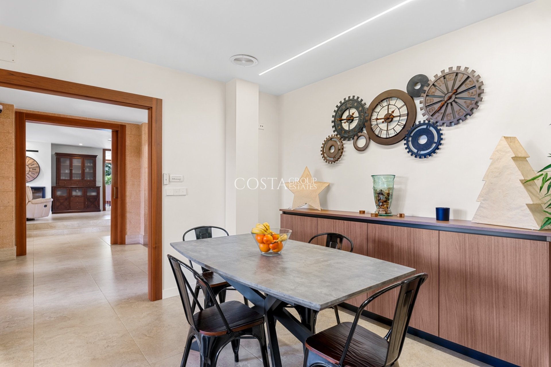 Herverkoop - Villa -
Elche