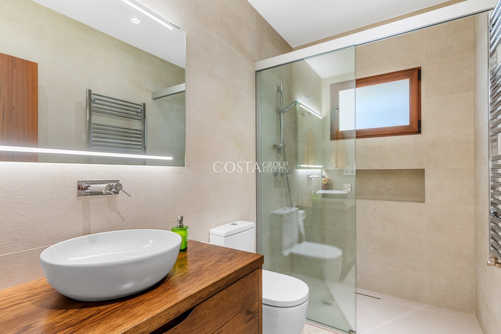 Herverkoop - Villa -
Elche