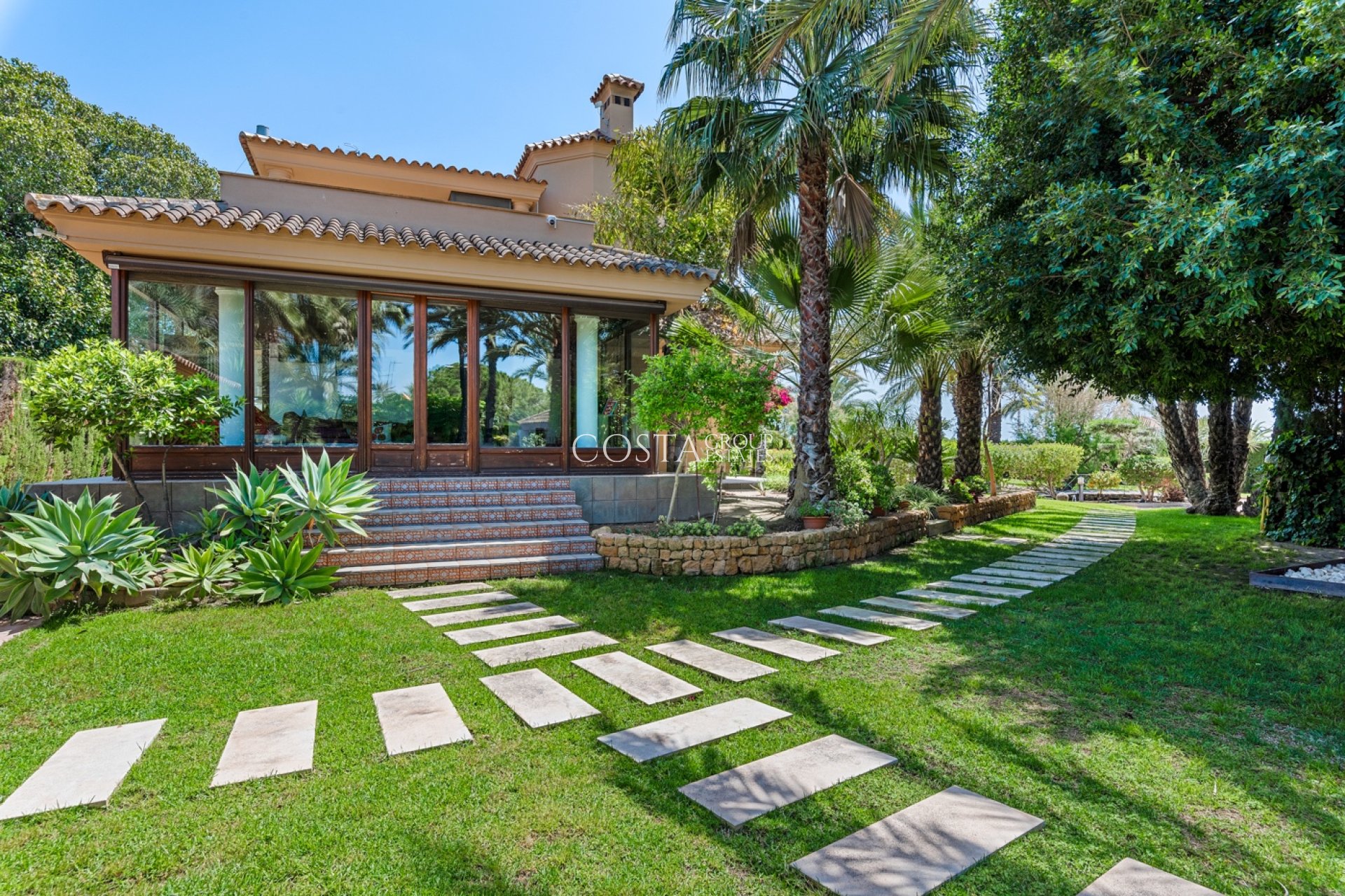 Herverkoop - Villa -
Elche