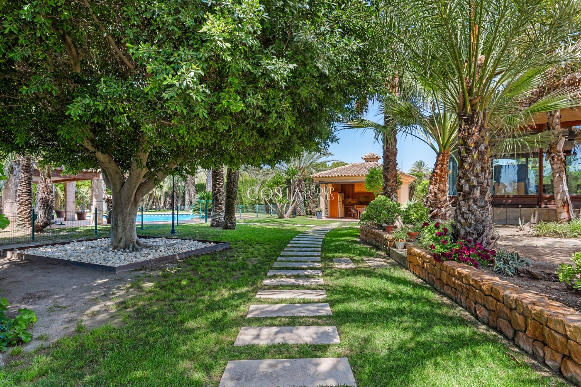 Herverkoop - Villa -
Elche