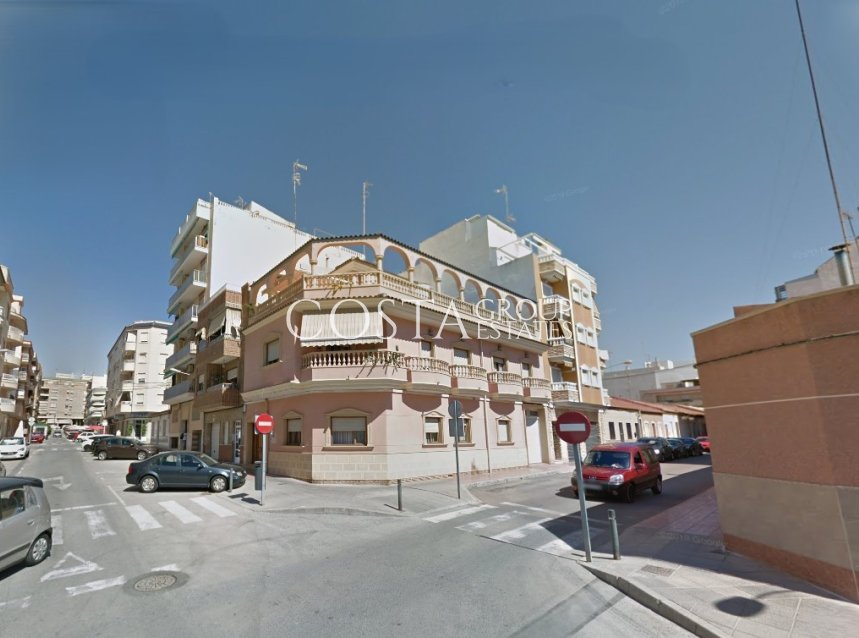 Herverkoop - Villa -
Guardamar del Segura - Guardamar del Segura Centro