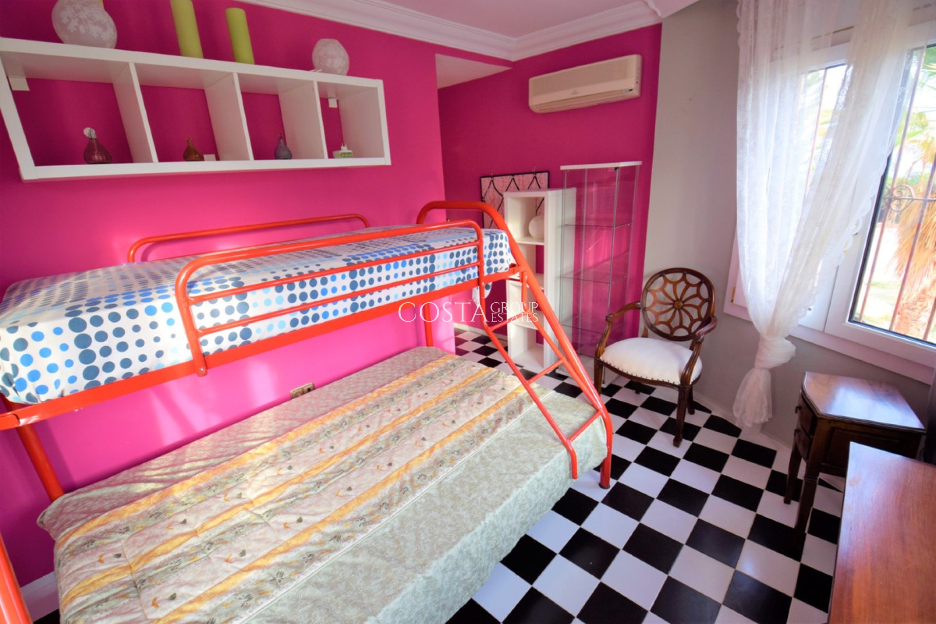 Herverkoop - Villa -
Guardamar del Segura - Guardamar del Segura Centro