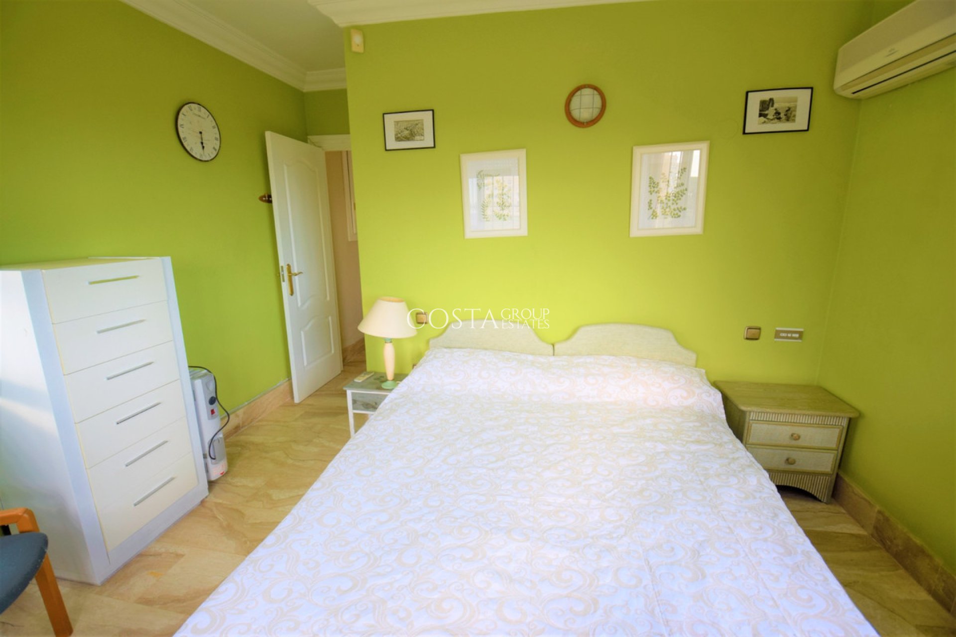 Herverkoop - Villa -
Guardamar del Segura - Guardamar del Segura Centro