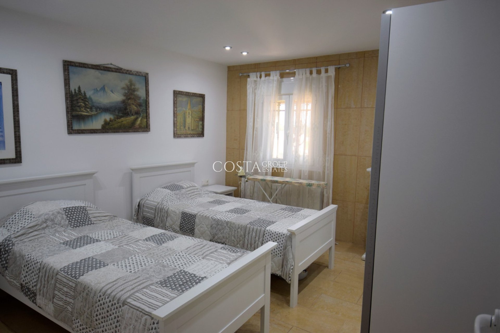 Herverkoop - Villa -
Guardamar del Segura - Guardamar del Segura Centro