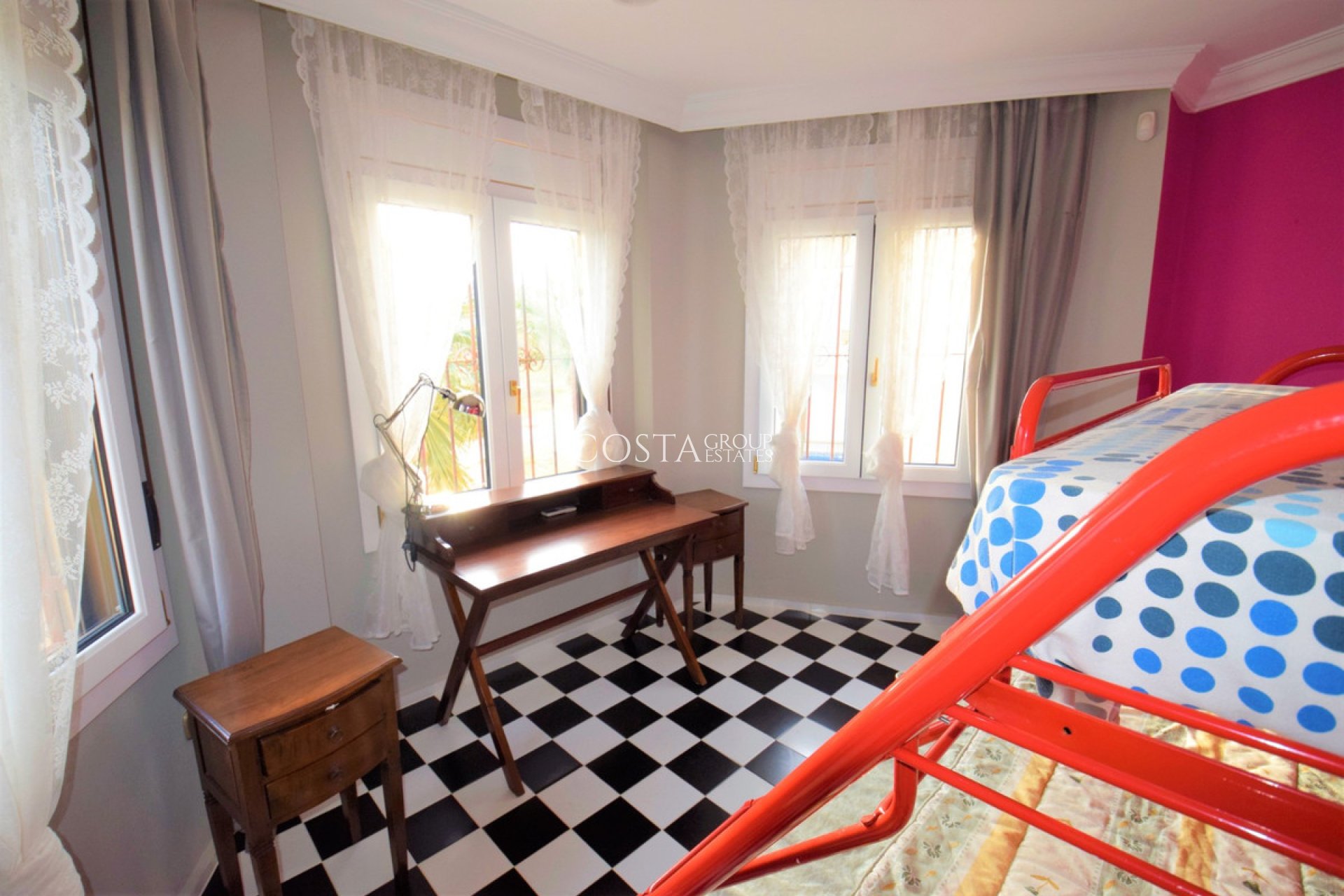 Herverkoop - Villa -
Guardamar del Segura - Guardamar del Segura Centro