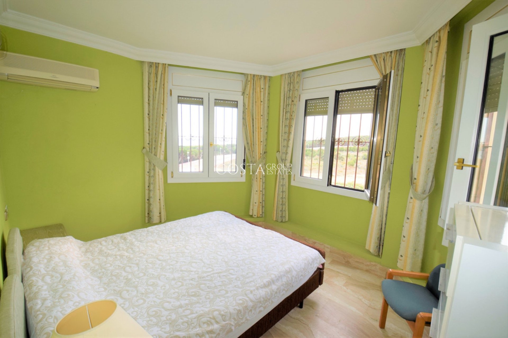 Herverkoop - Villa -
Guardamar del Segura - Guardamar del Segura Centro