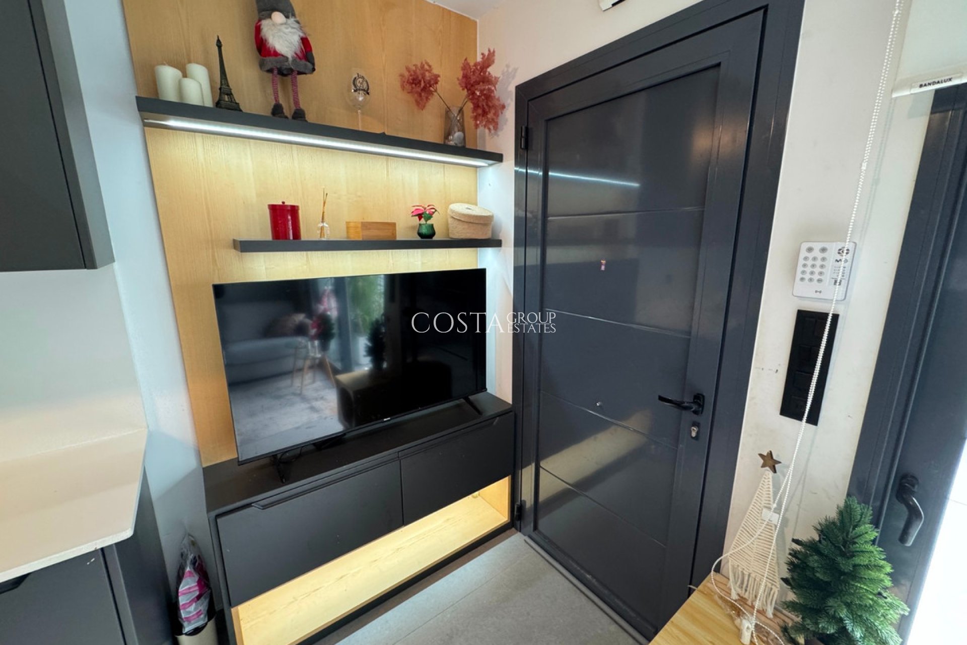 Herverkoop - Villa -
Guardamar del Segura - Guardamar del Segura Centro