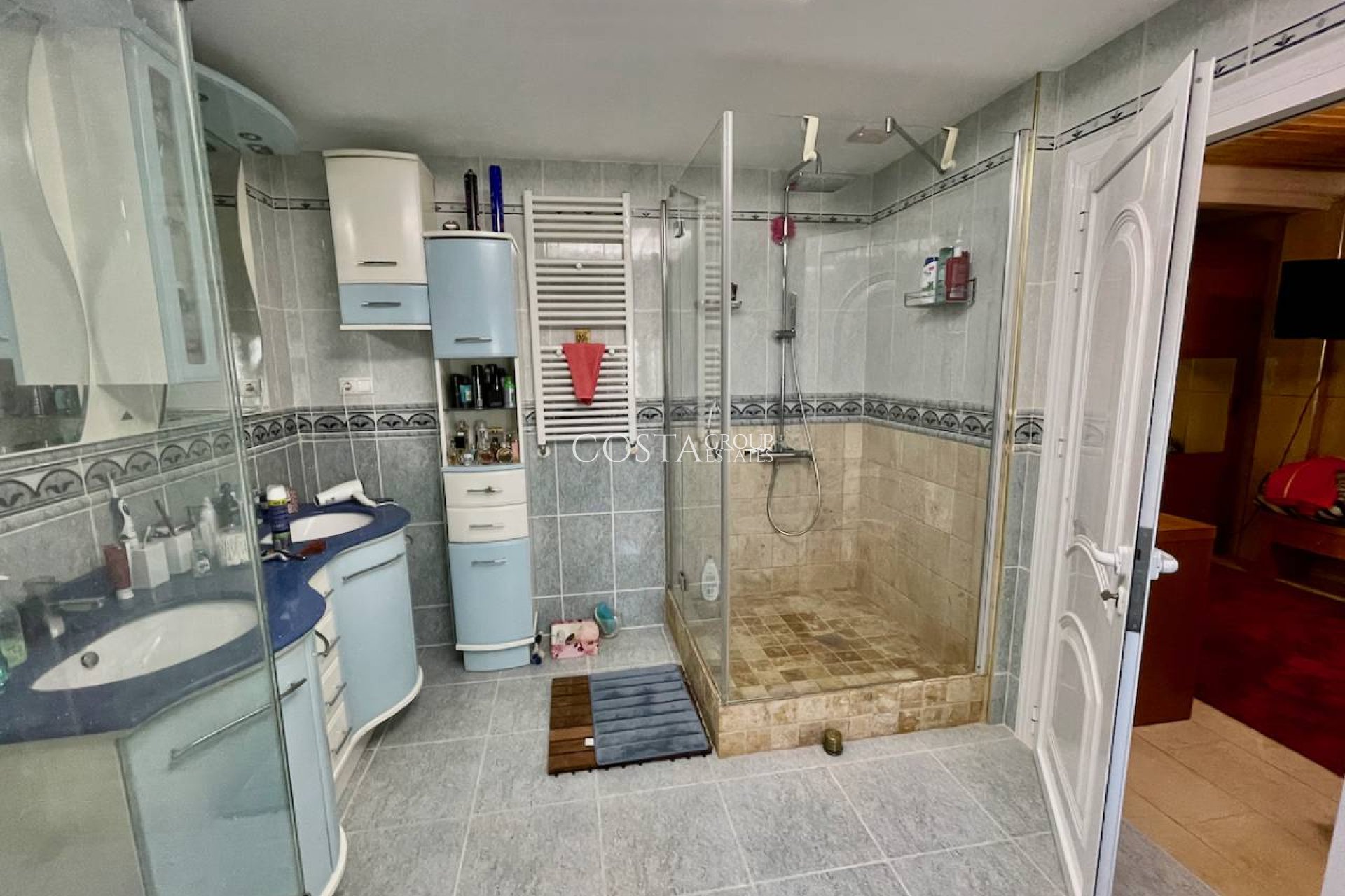 Herverkoop - Villa -
Guardamar del Segura