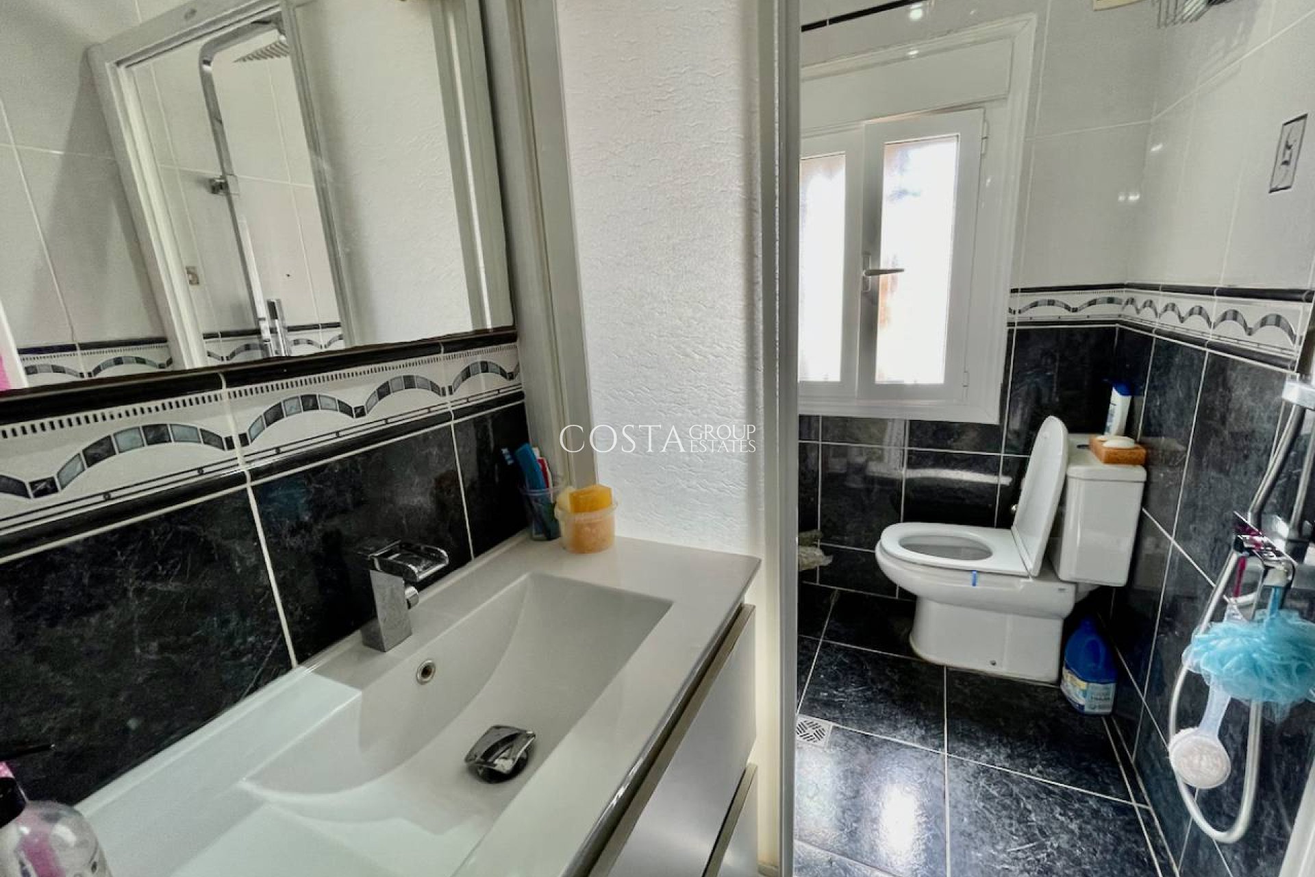 Herverkoop - Villa -
Guardamar del Segura