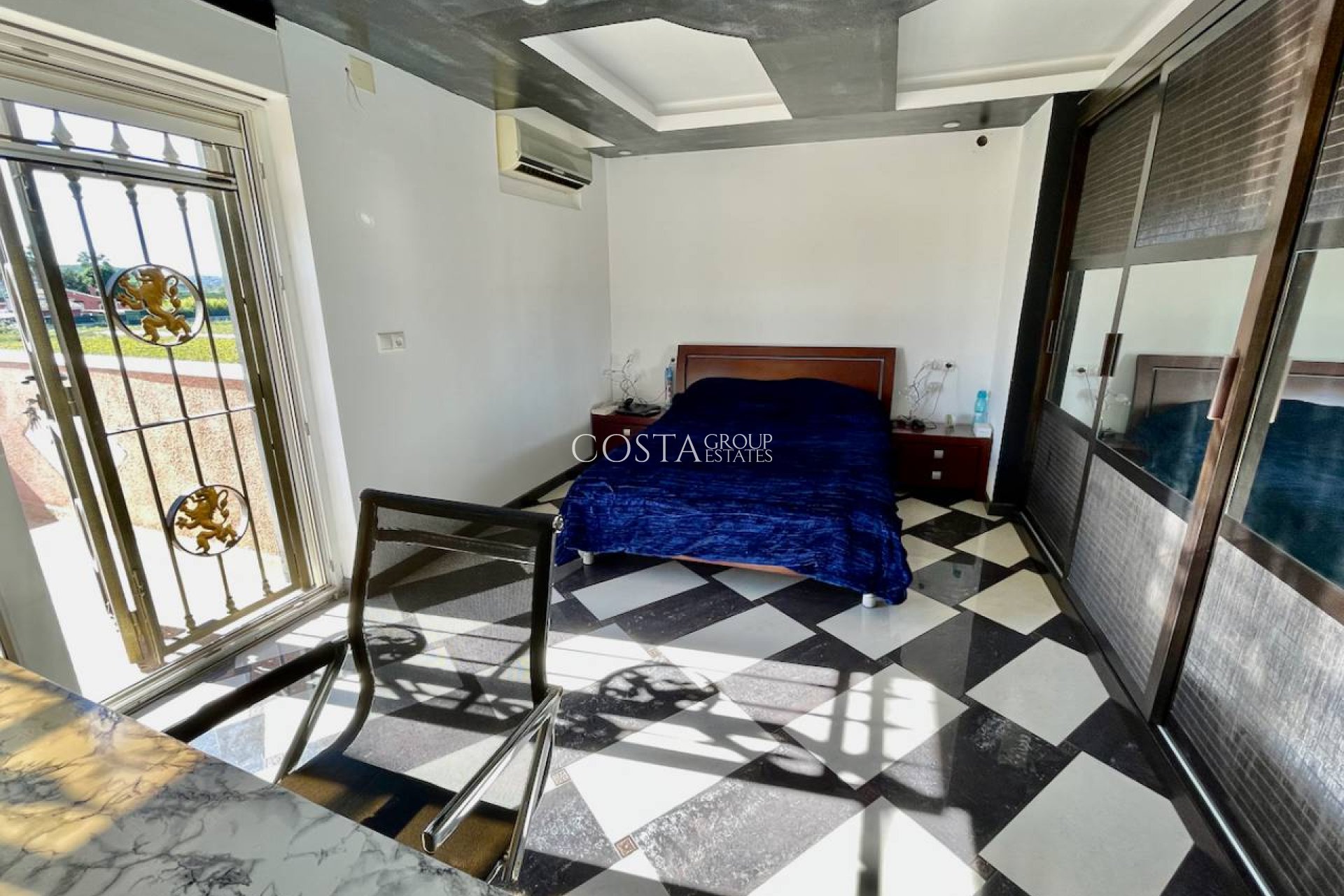 Herverkoop - Villa -
Guardamar del Segura