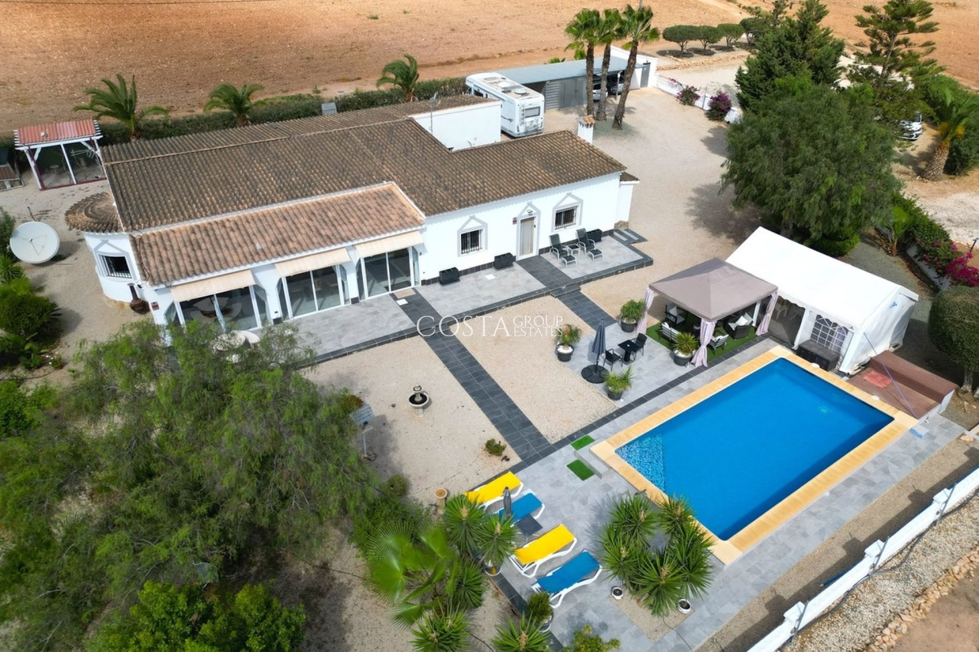 Herverkoop - Villa -
Lorca - Almendricos