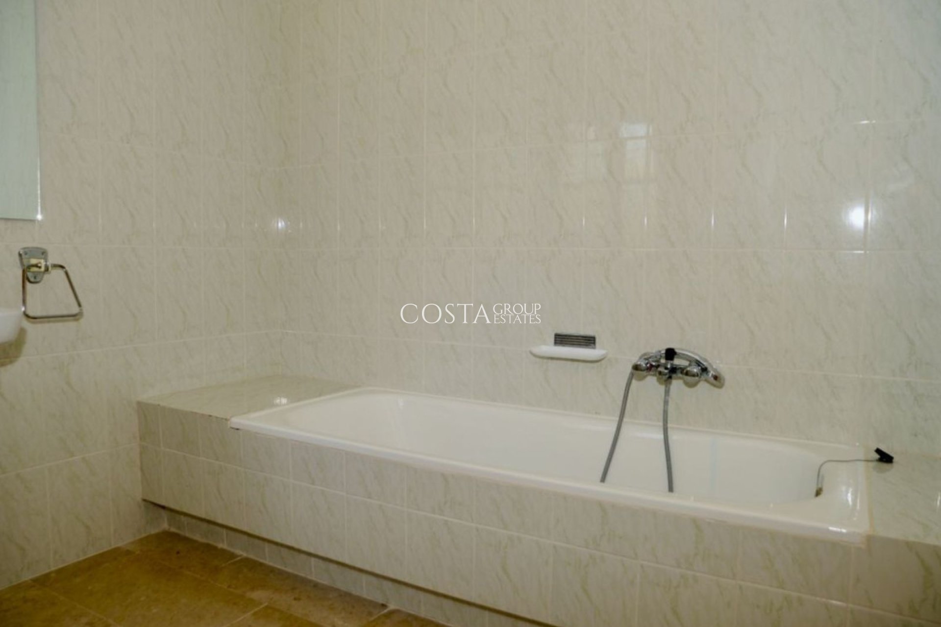 Herverkoop - Villa -
Lorca - Lorca Centro