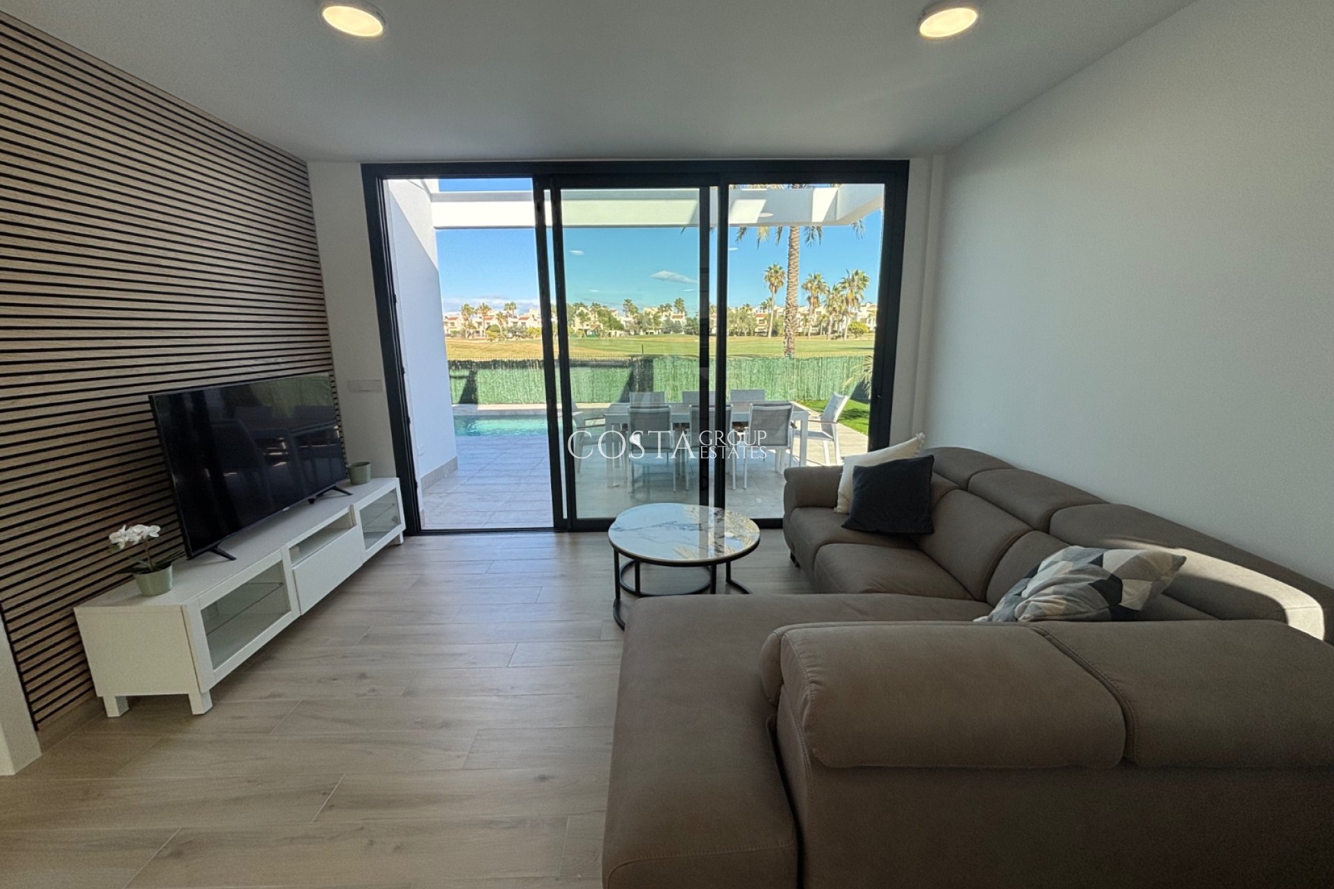 Herverkoop - Villa -
Los Alcazares - Roda