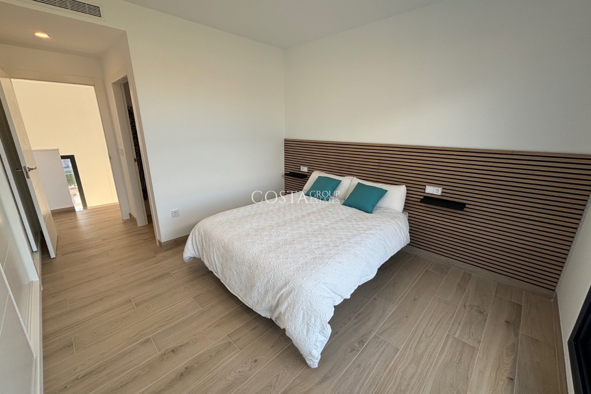 Herverkoop - Villa -
Los Alcazares - Roda