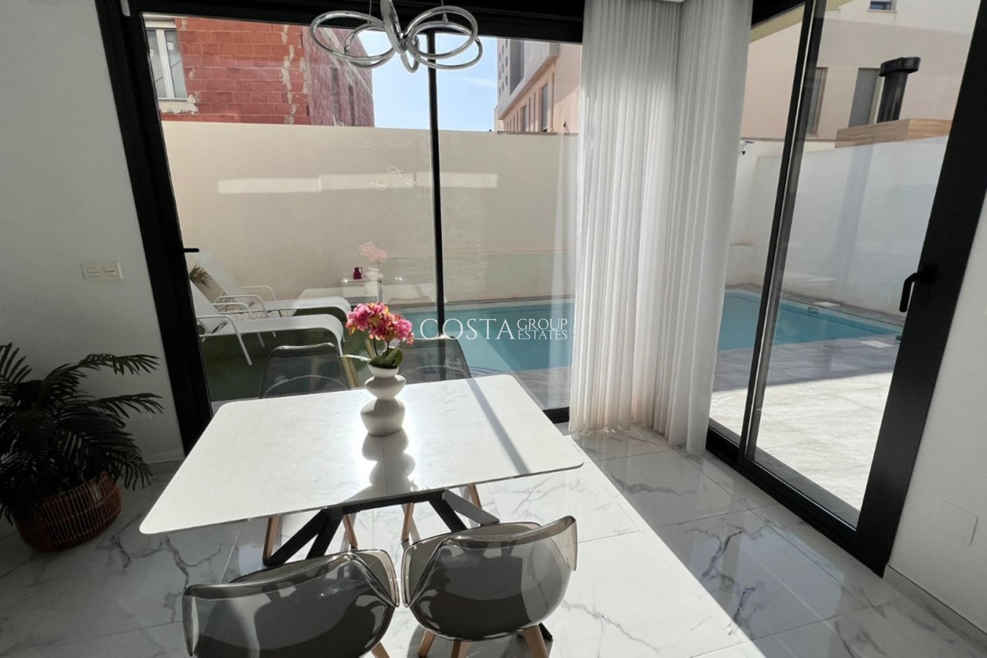 Herverkoop - Villa -
Los Montesinos - Los Montesinos Centro