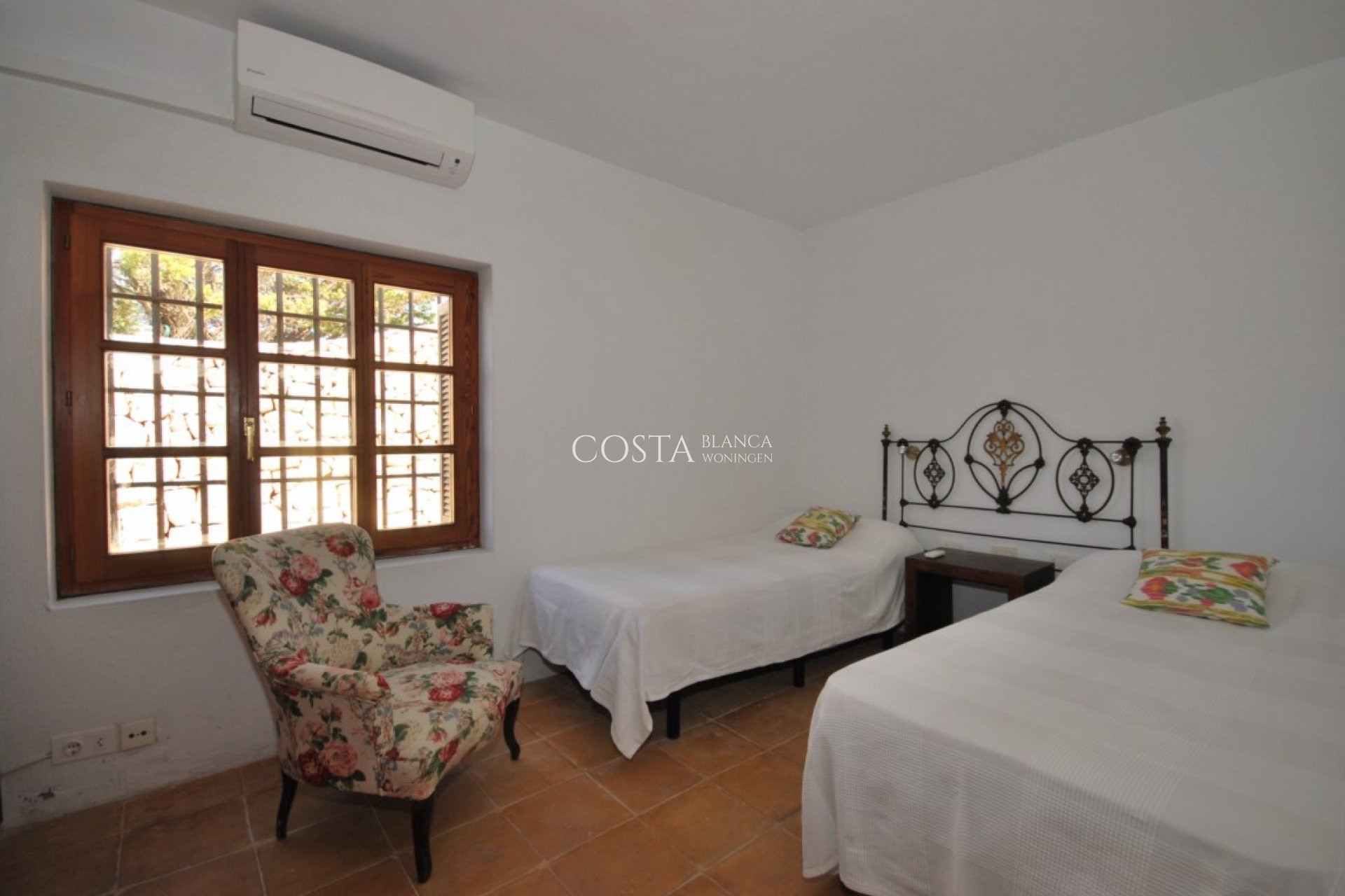 Herverkoop - Villa -
Moraira - Benimeit