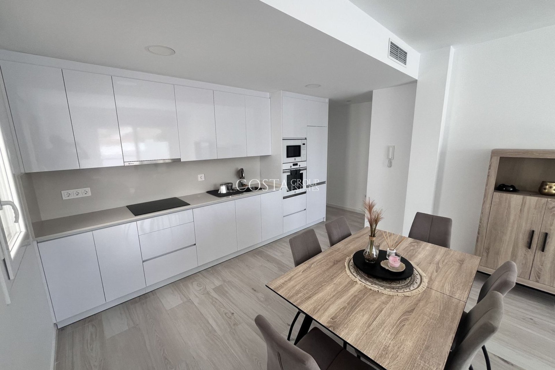 Herverkoop - Villa -
Murcia - Avileses