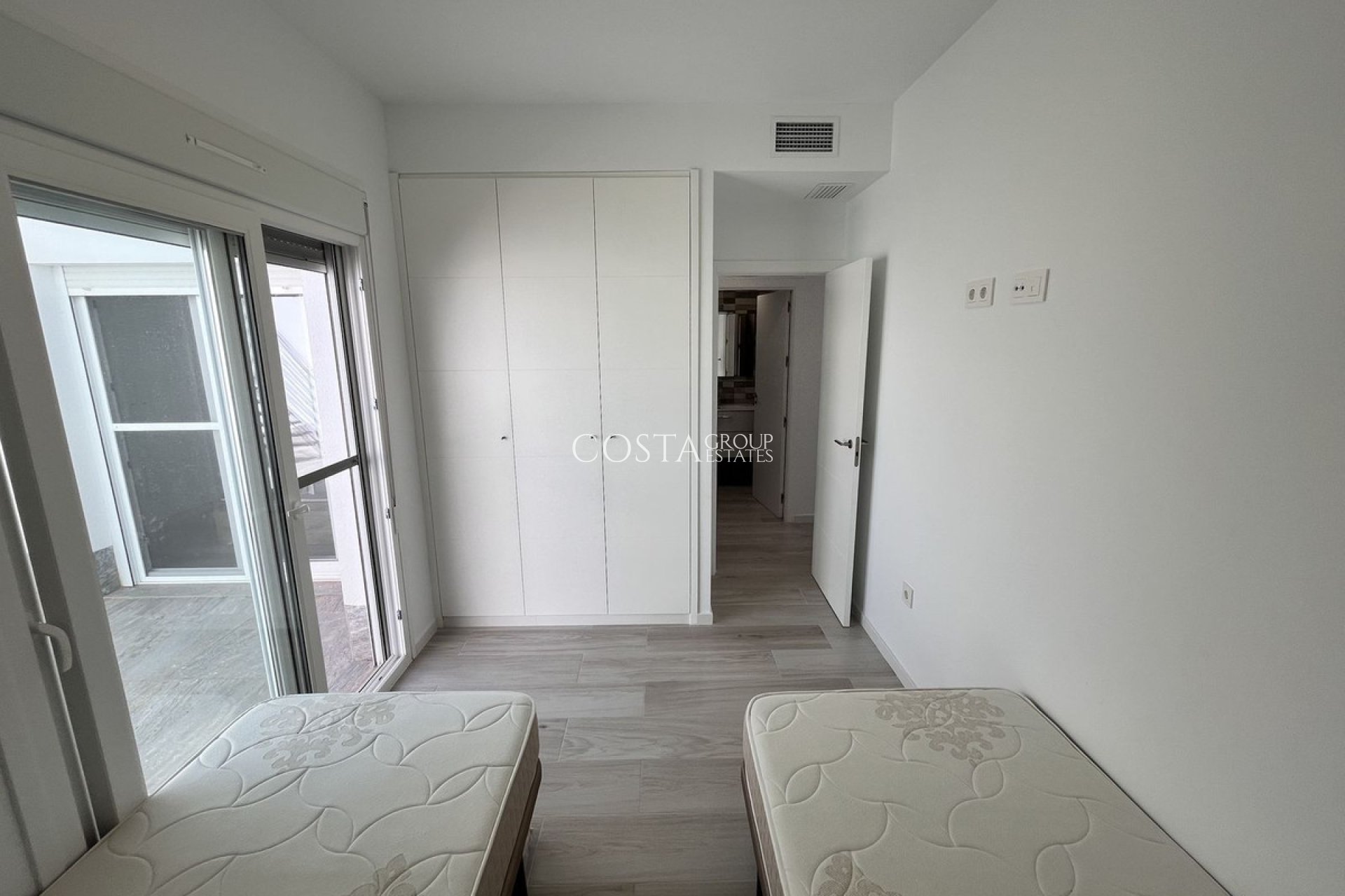 Herverkoop - Villa -
Murcia - Avileses