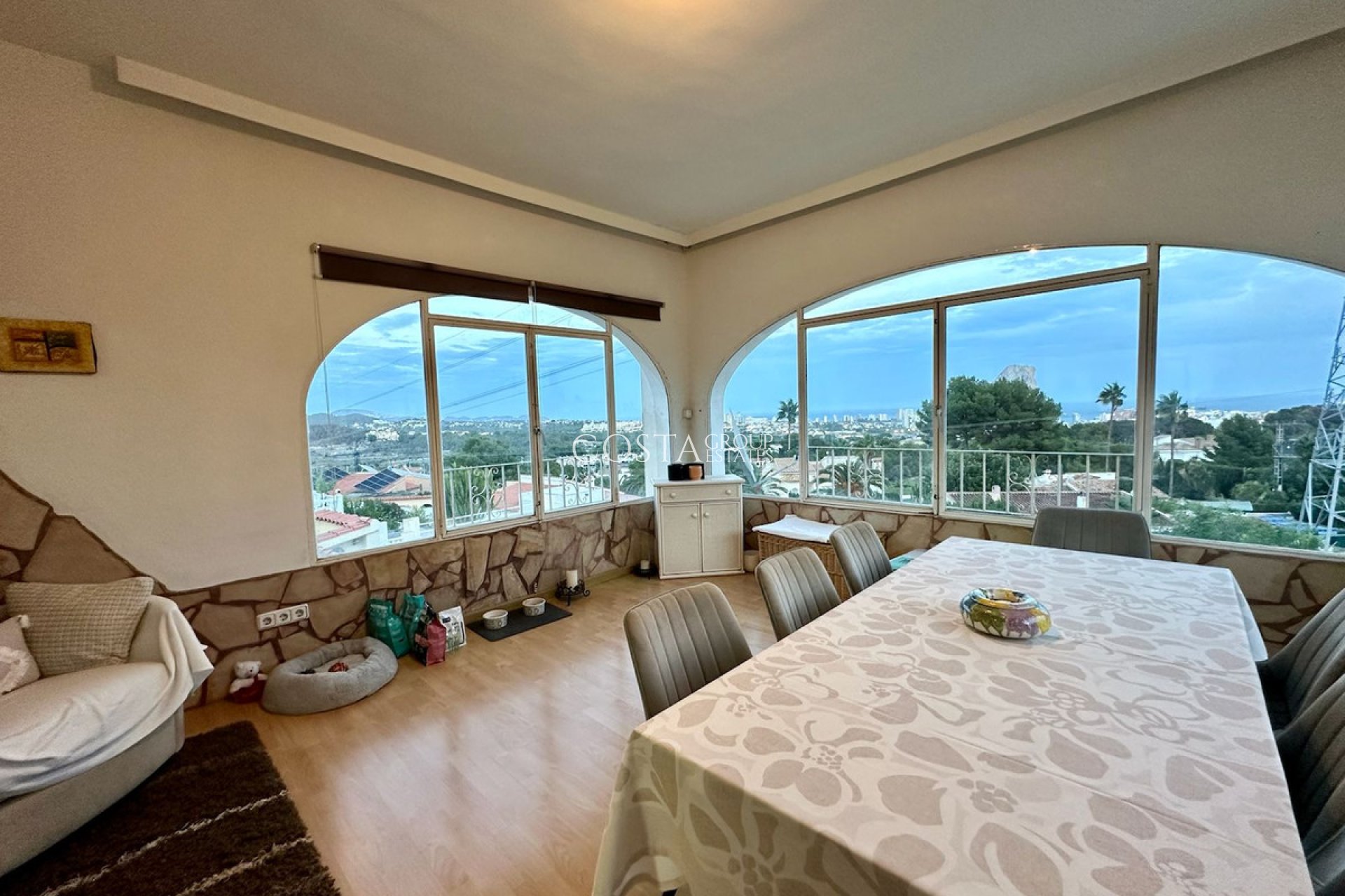 Herverkoop - Villa -
Novelda - Estación