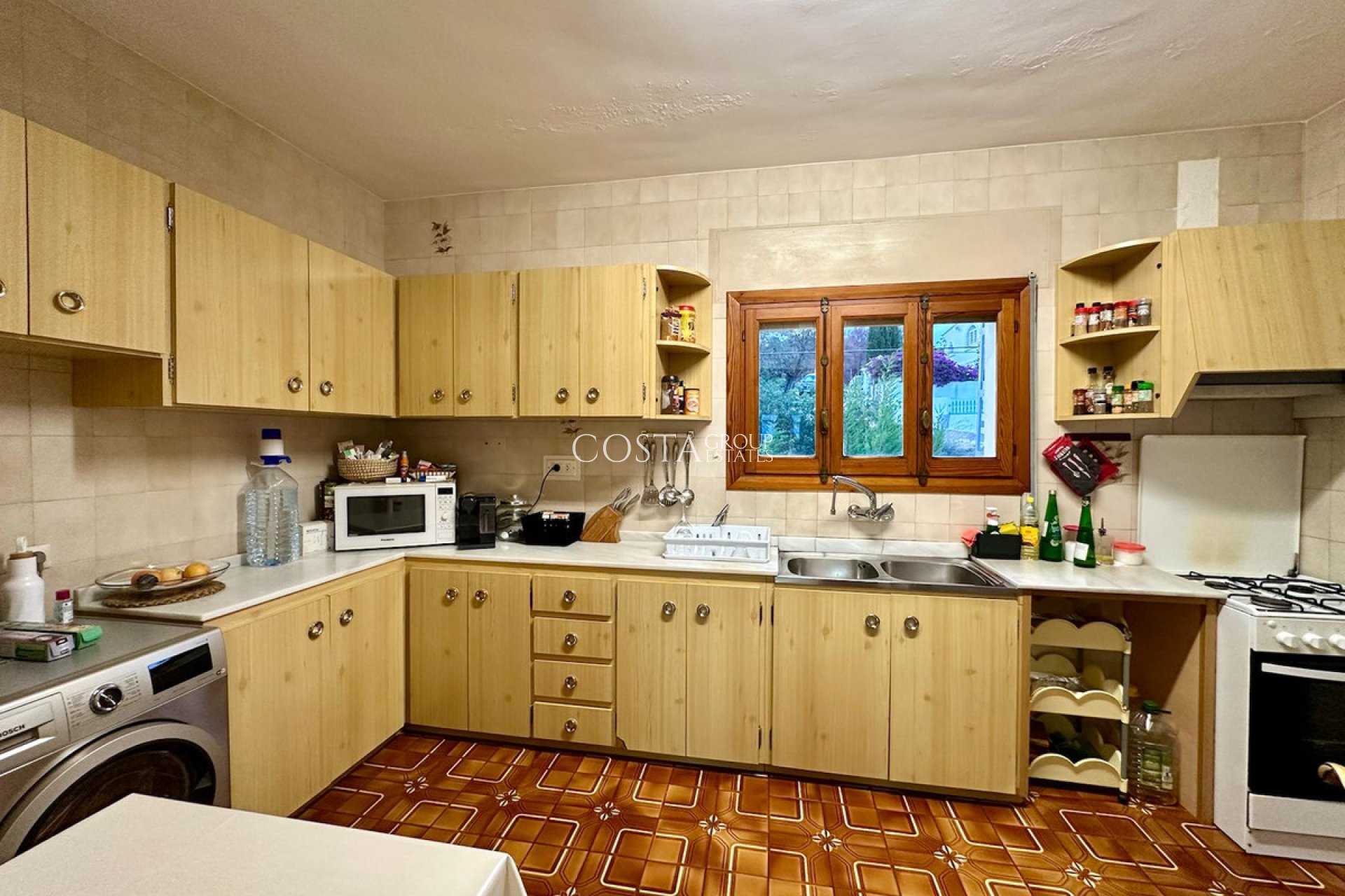 Herverkoop - Villa -
Novelda - Estación