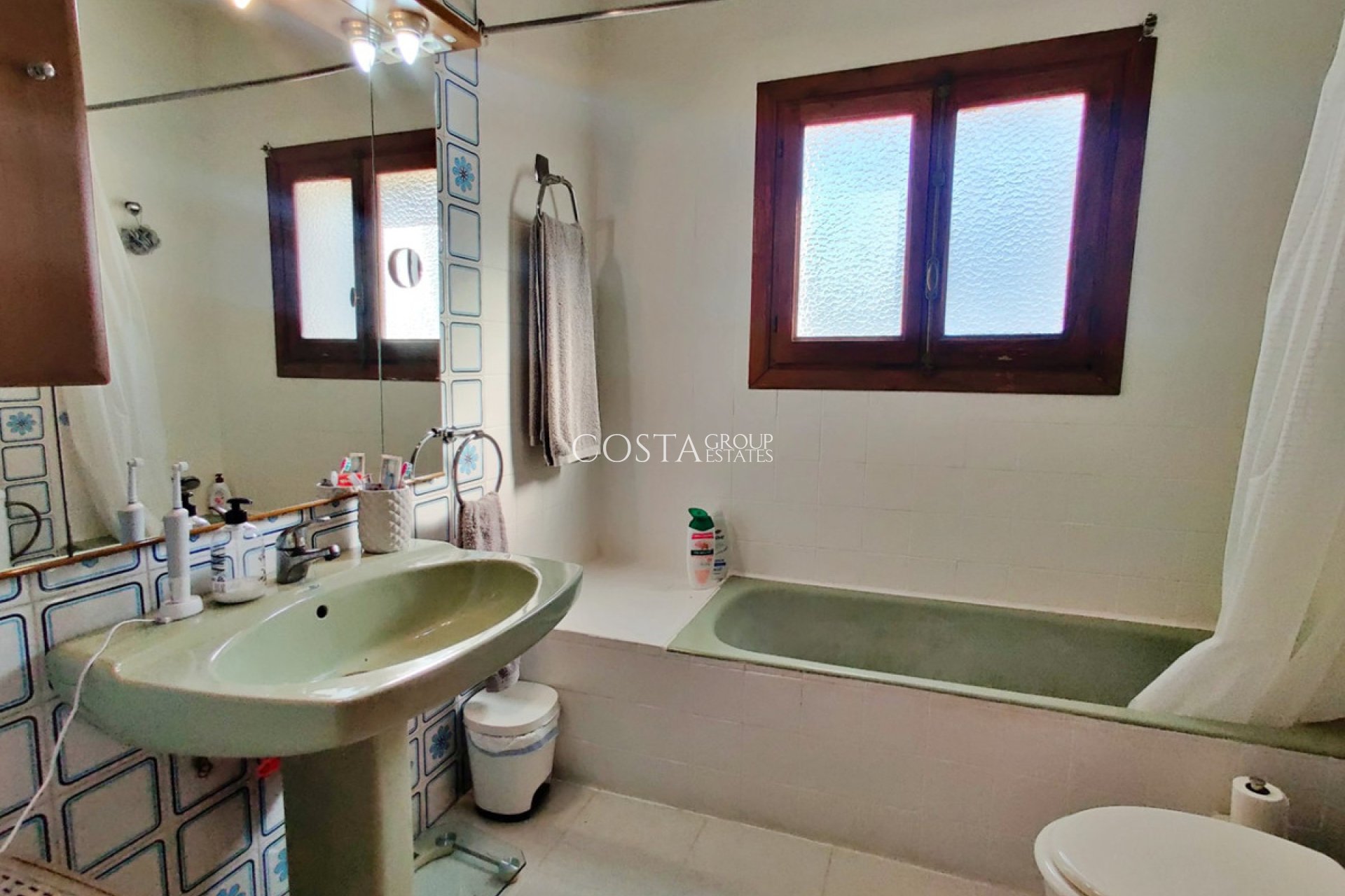 Herverkoop - Villa -
Novelda - Estación